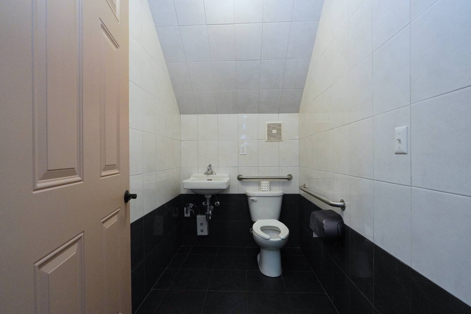 #22 photo, 1086 Forest Ave, スタテンアイランド Staten Island , NY 10310