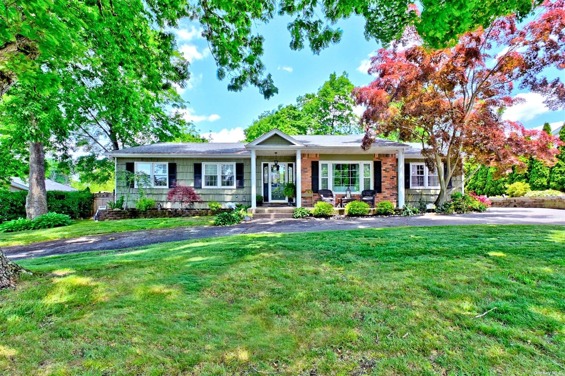 #1 photo, 3 Woodstock Place, Lake Grove , NY 11755