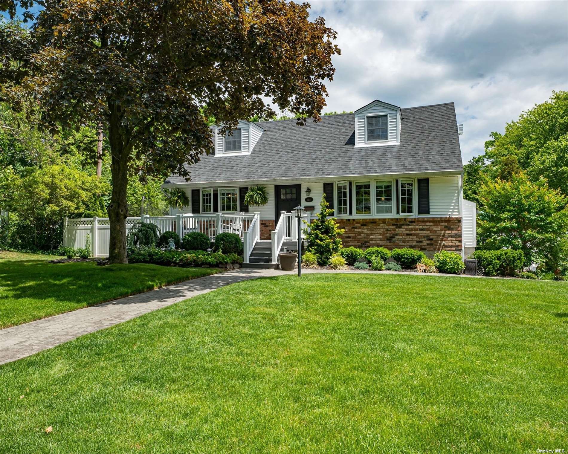 #1 photo, 12A Marvin Drive, サフォーク郡 Kings Park , NY 11754