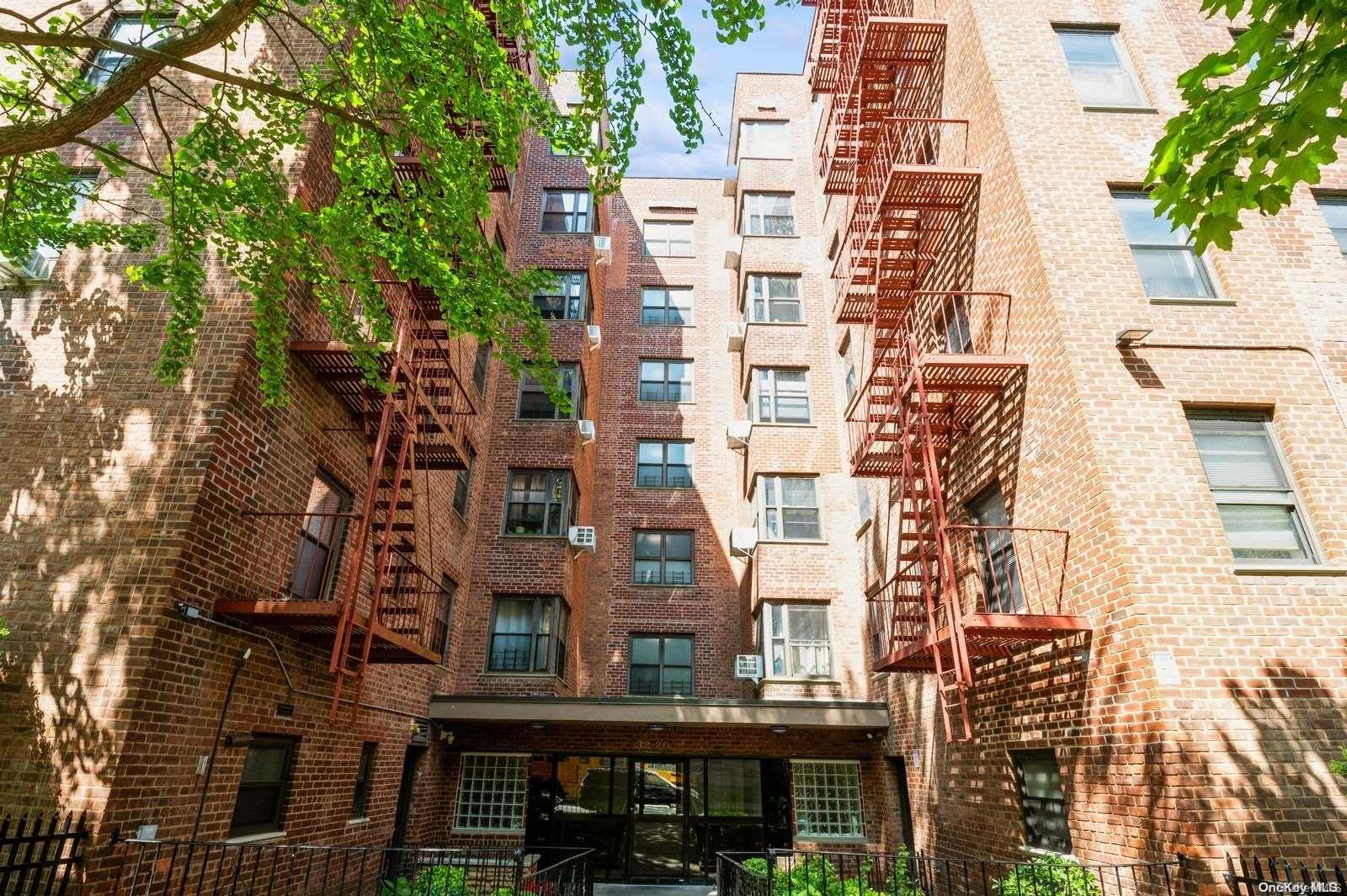 #1 photo, 32-20 89th Street, クイーンズ区 East Elmhurst , NY 11369