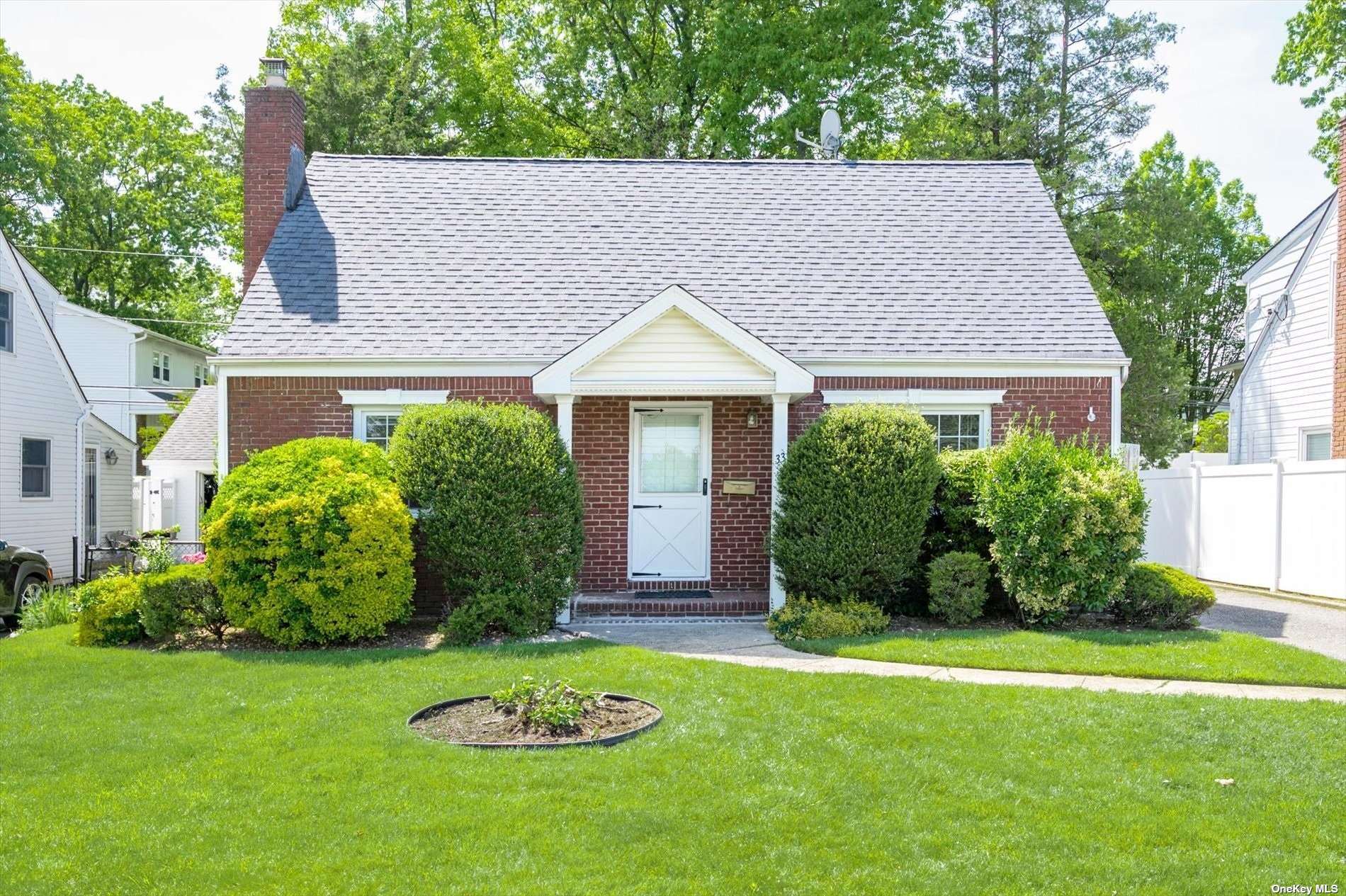 #1 photo, 33 Briarcliff Drive, Merrick , NY 11566