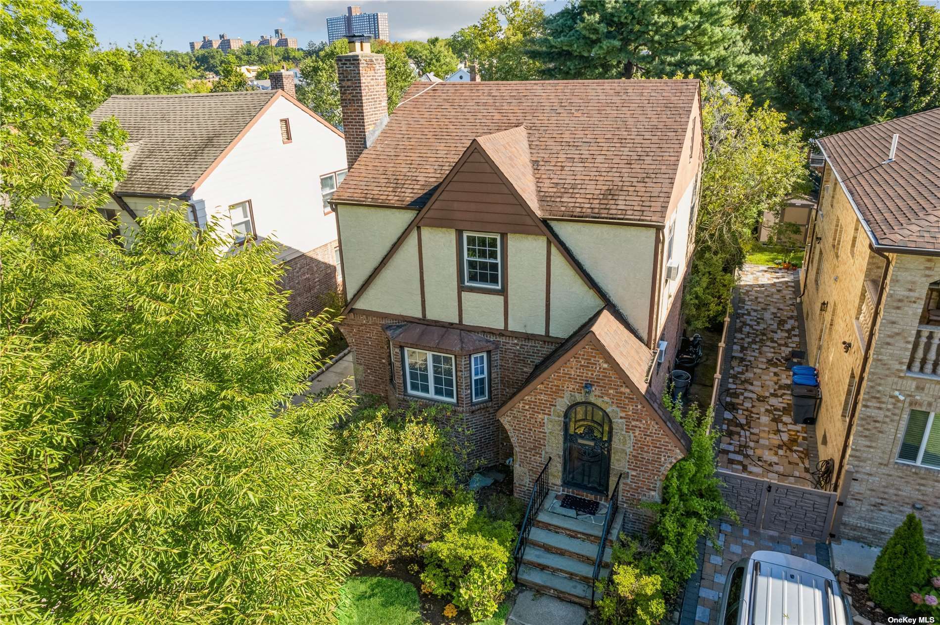 #1 photo, 69-67 181 Street, Куинс ‖ Fresh Meadows , NY 11365