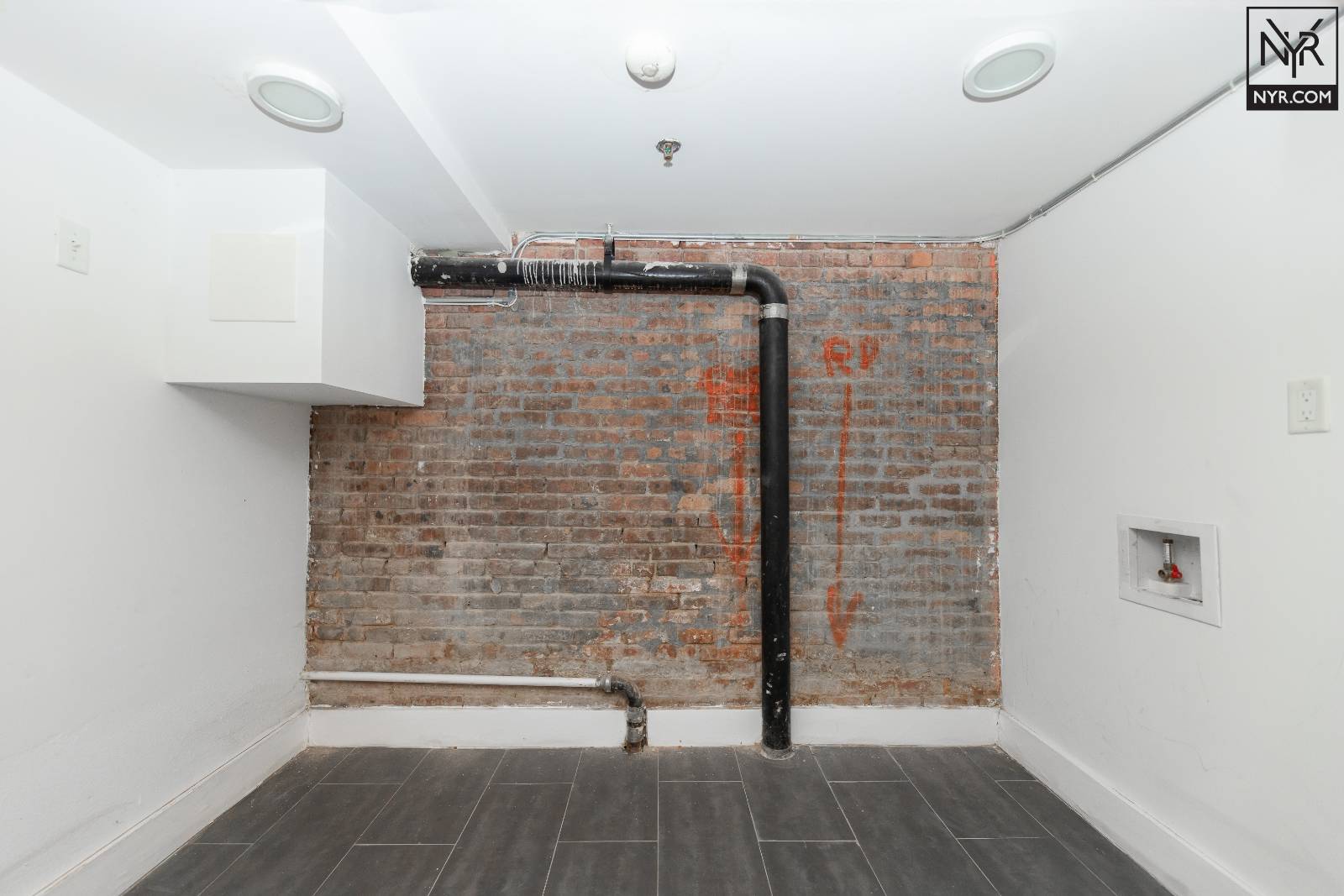 #16 photo, 1191 Bedford Avenue, #Retail / Office, ブルックリン区 Bedford-Stuyvesant , NY 11216