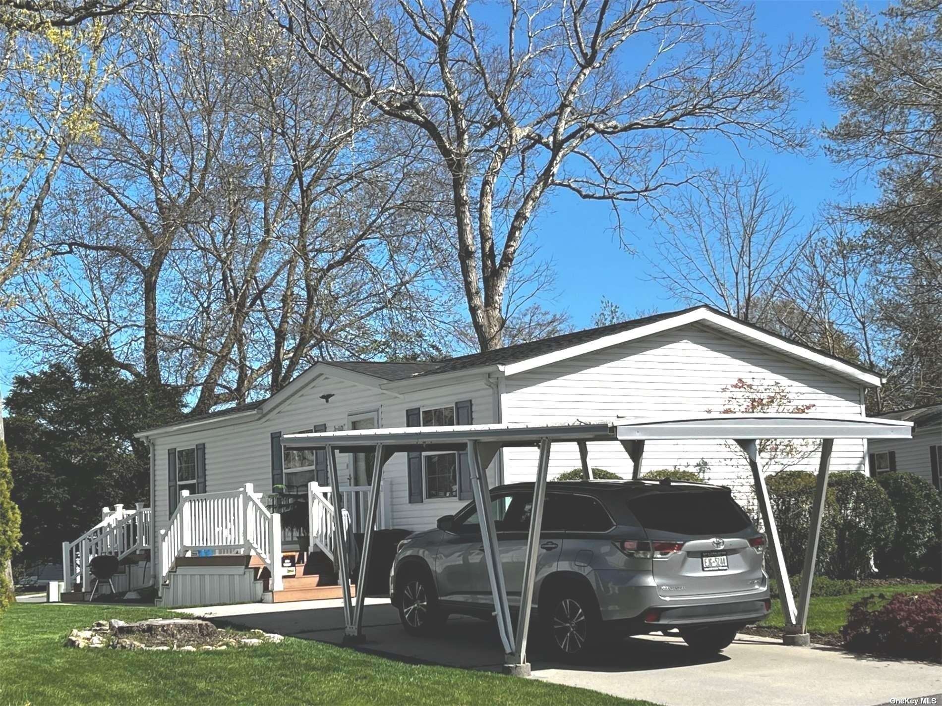 #1 photo, 1661-152 Old Country Road, Riverhead , NY 11901