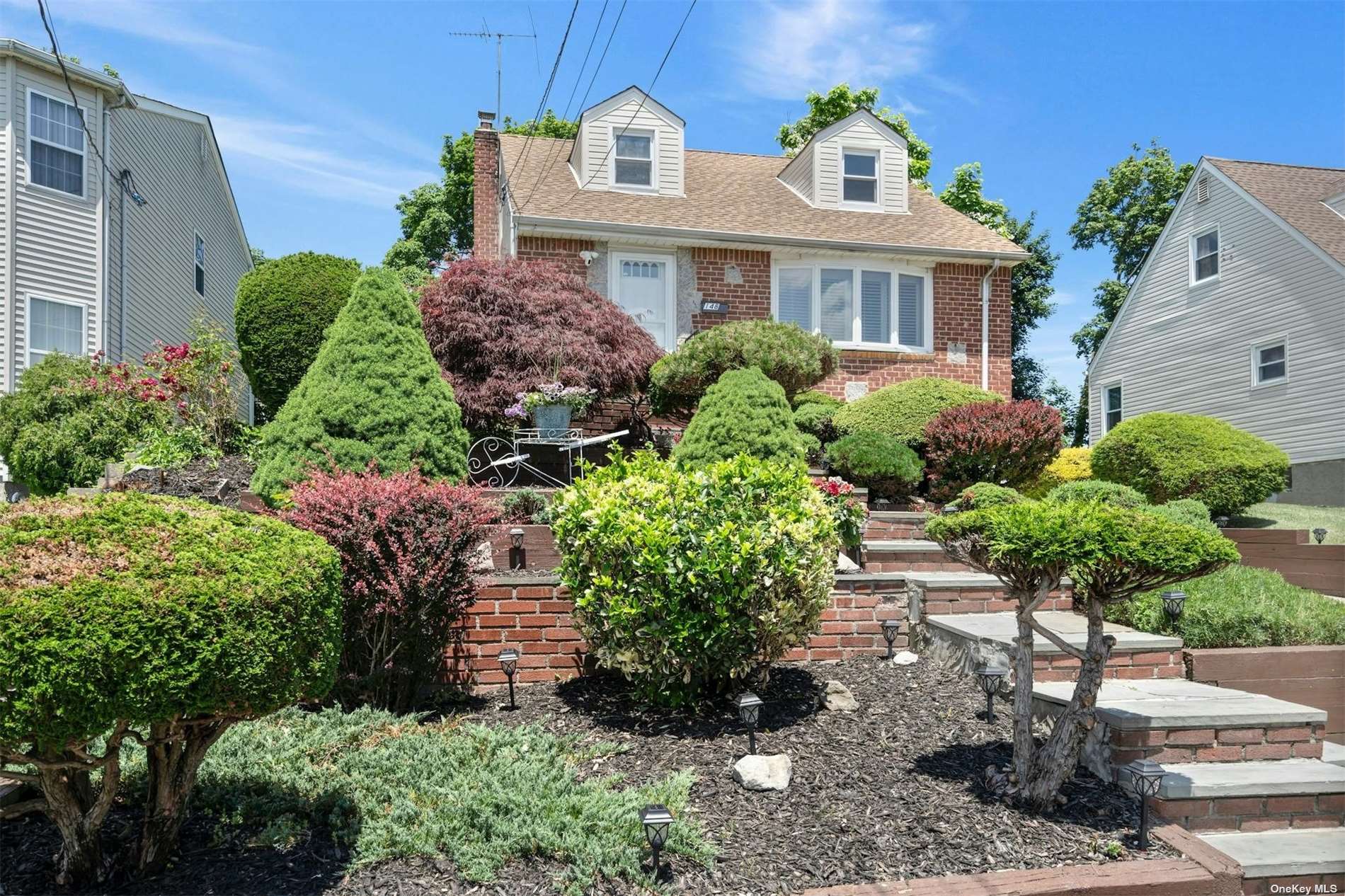 合约中 87万9 CONTRACT 148 Sampson Avenue, 长岛 Albertson , NY 11507 MLS