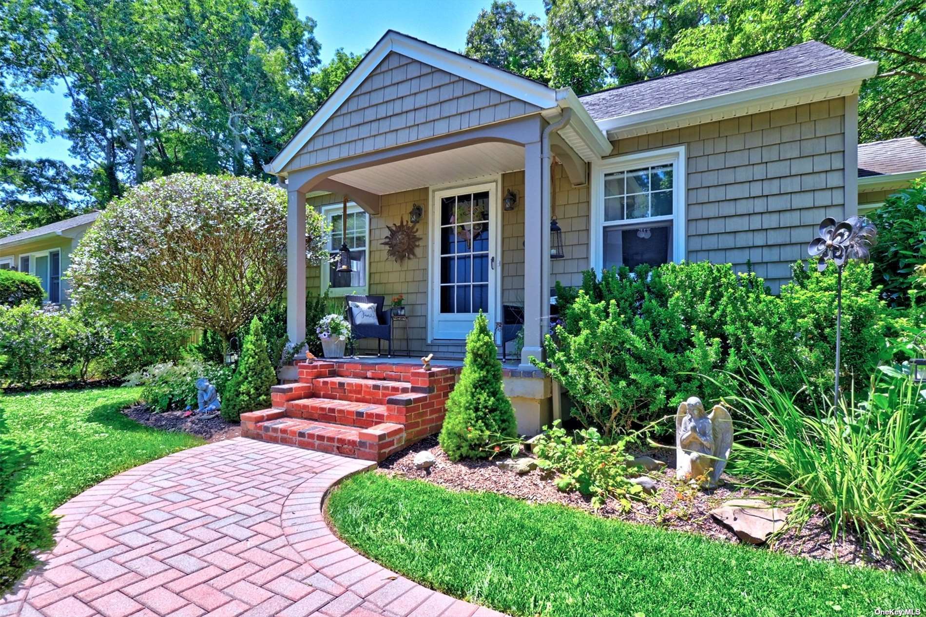 #1 photo, 27 Harding Street, サフォーク郡 East Northport , NY 11731