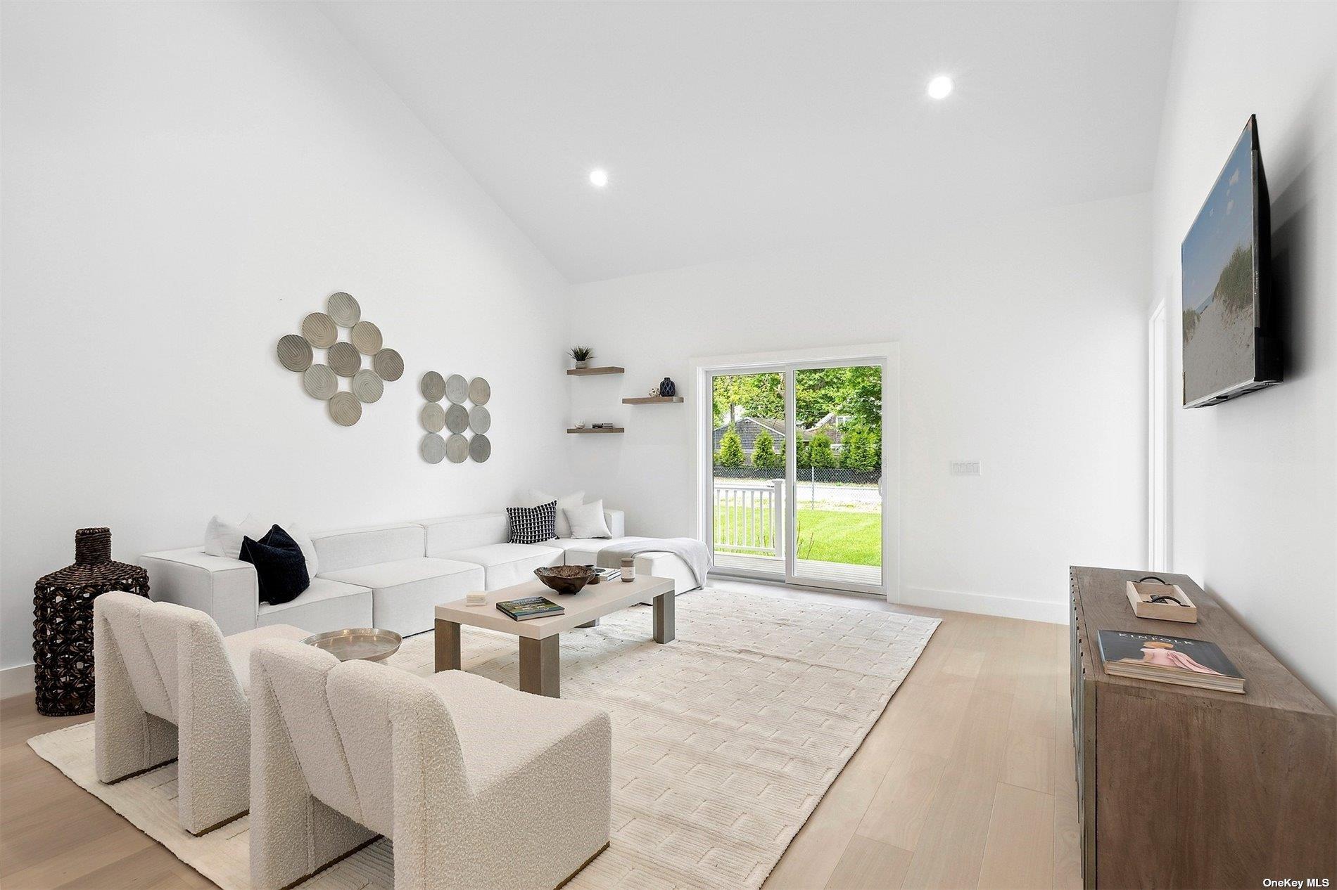 #3 photo, 21 Montauk Hwy #5, サフォーク郡 Westhampton , NY 11977