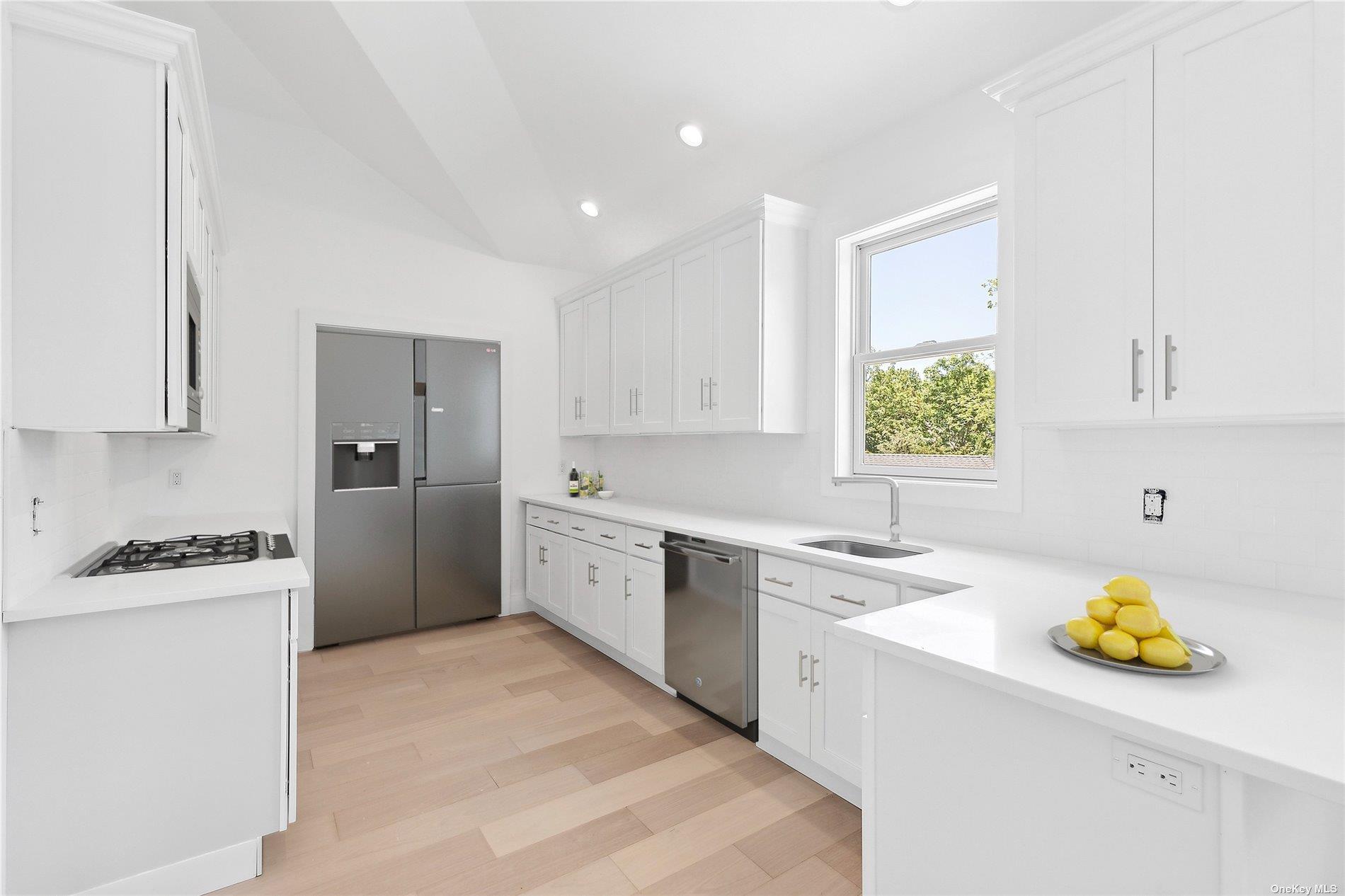 #3 photo, 21 Montauk Hwy #9, サフォーク郡 Westhampton , NY 11977