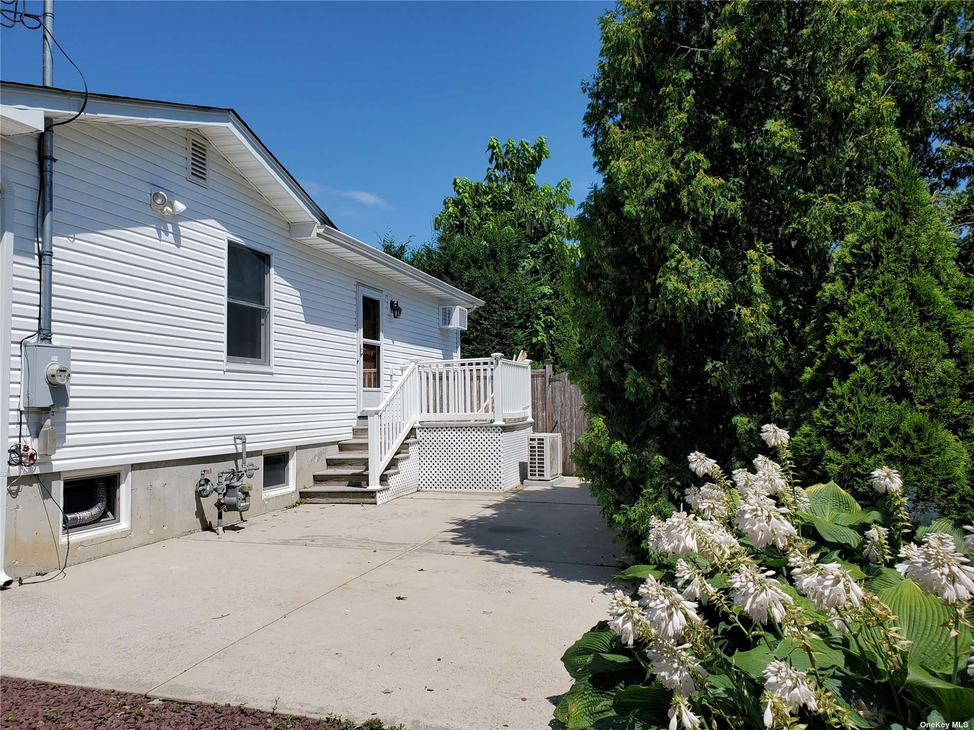 #1 photo, 123 Maple Avenue, Port Jefferson Station , NY 11776