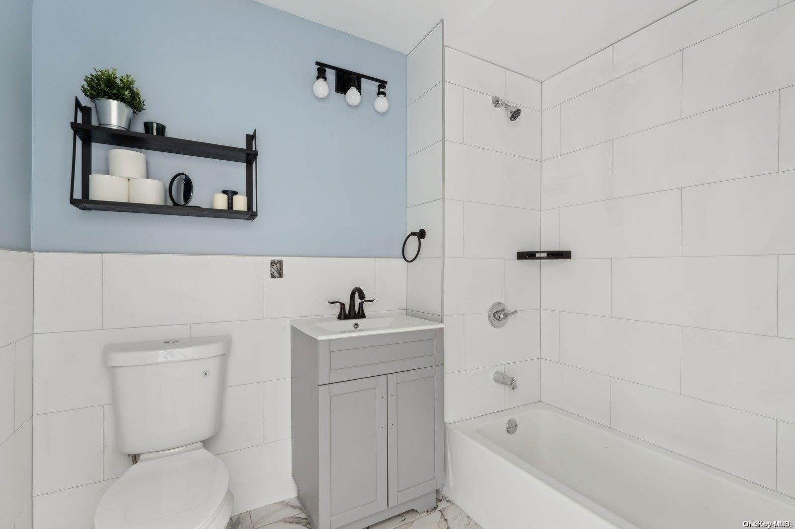 #13 photo, 37-06 Francis Lewis Boulevard, קווינס Bayside , NY 11361