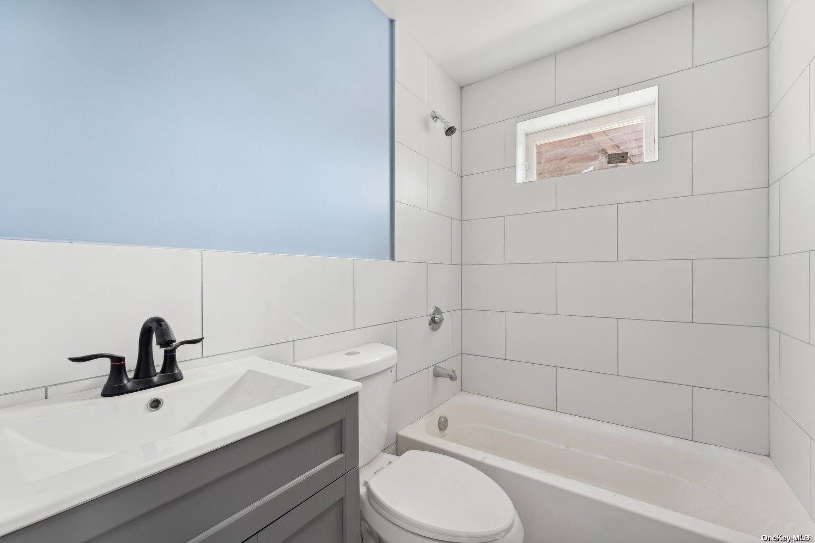 #16 photo, 37-06 Francis Lewis Boulevard, קווינס Bayside , NY 11361