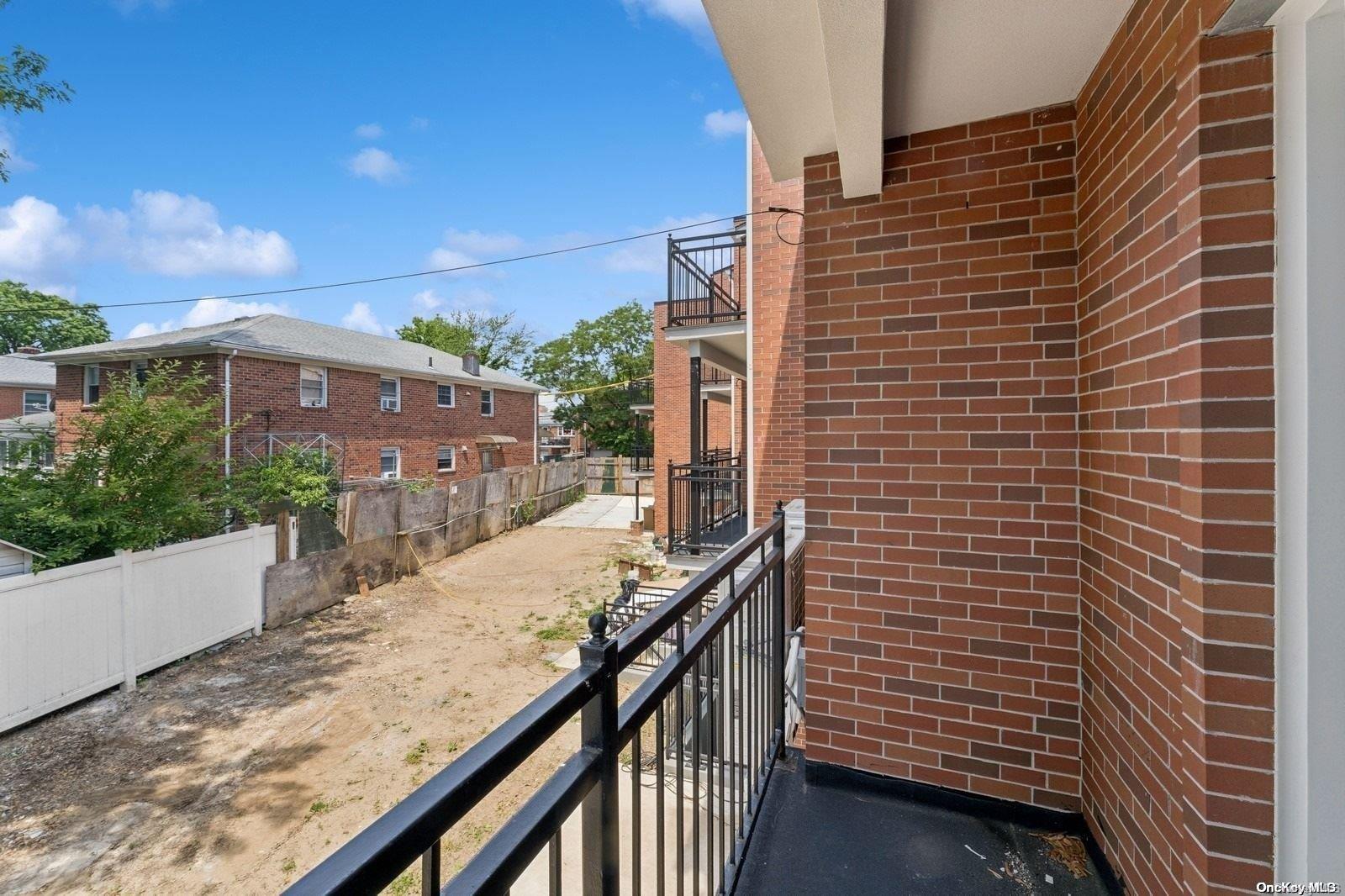 #18 photo, 37-06 Francis Lewis Boulevard, קווינס Bayside , NY 11361