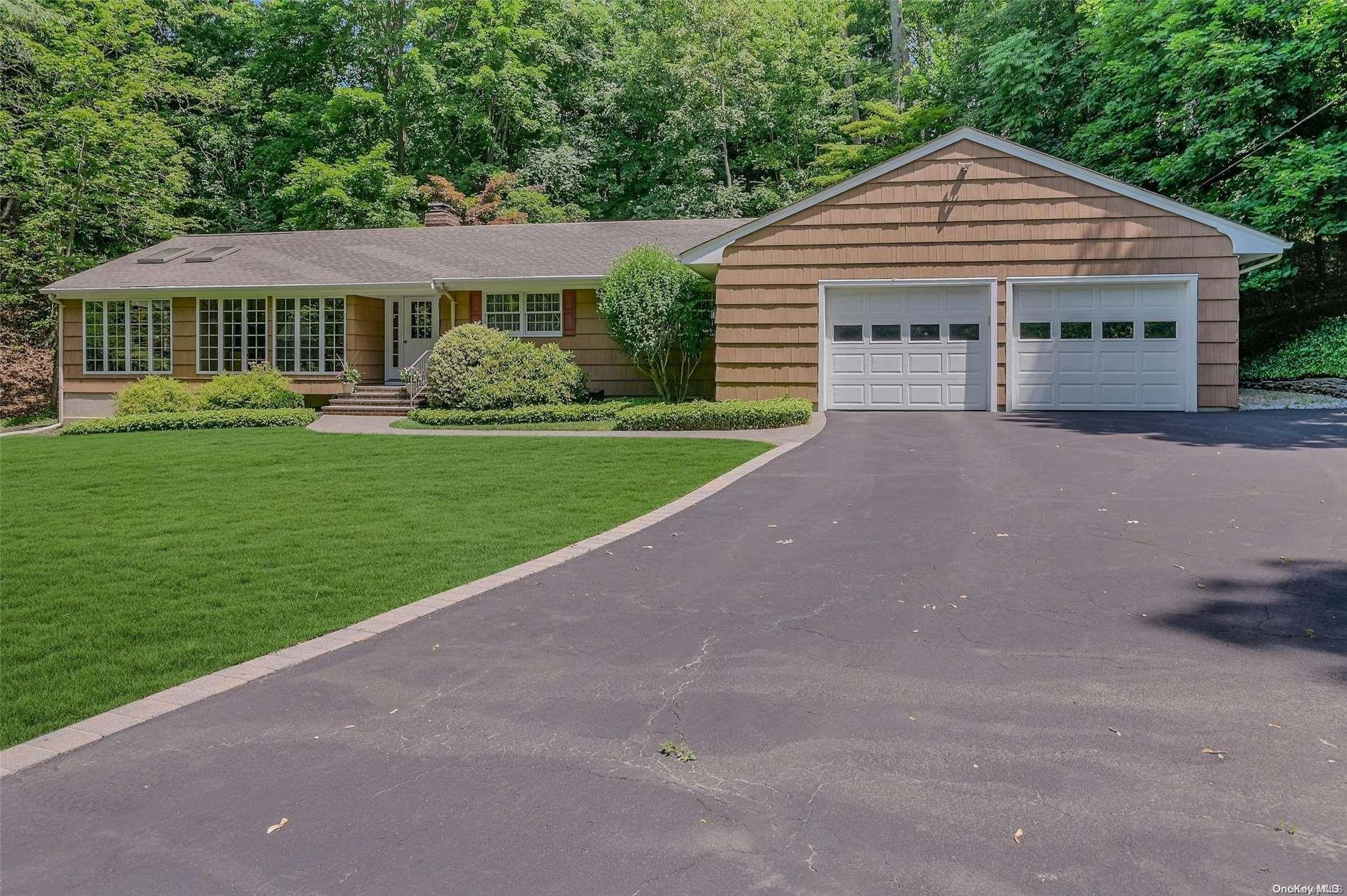 #1 photo, 15 Lewis Road, Northport , NY 11768