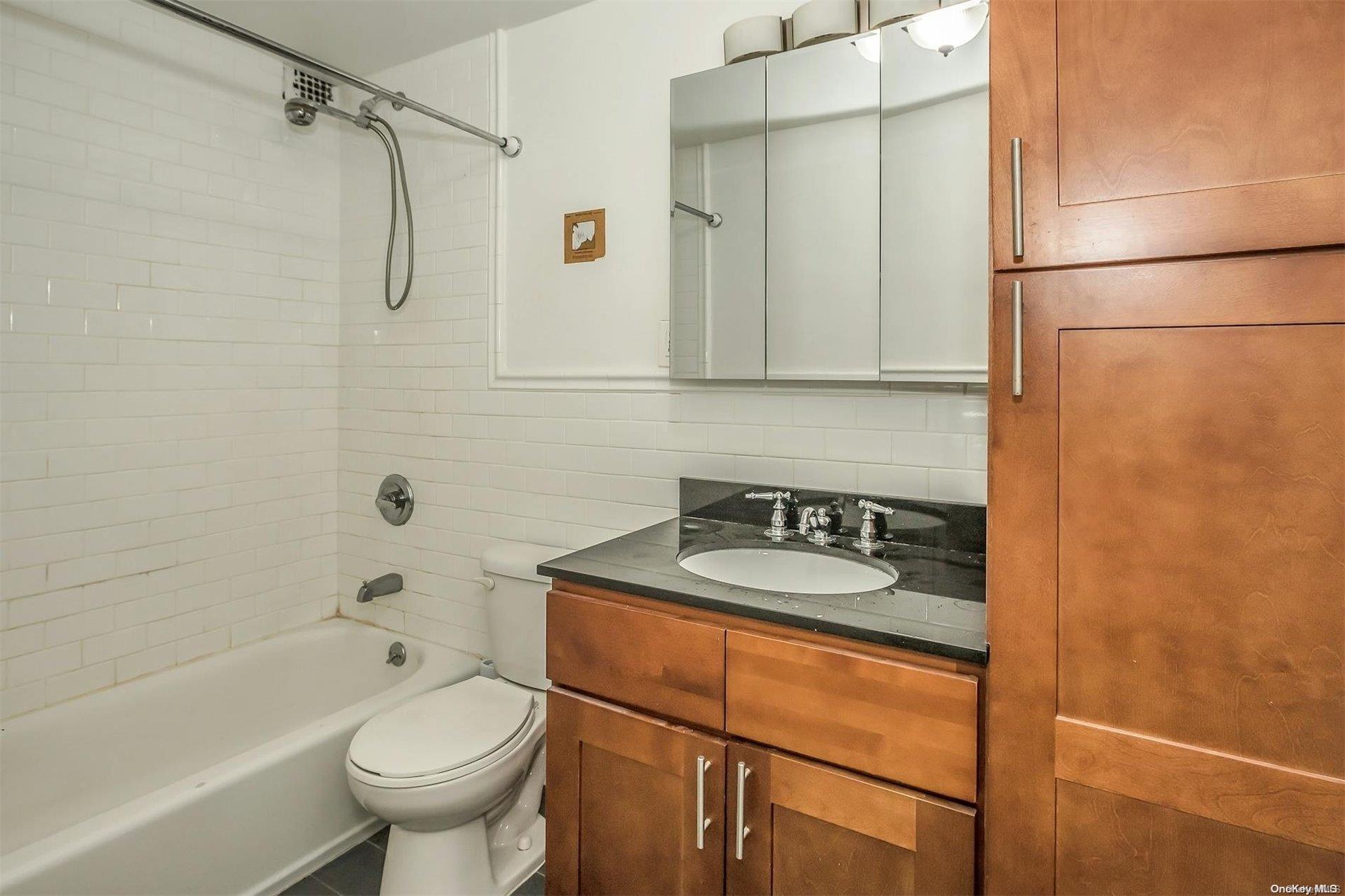 #13 photo, 166-10 Powells Cove Boulevard, クイーンズ区 Beechhurst , NY 11357