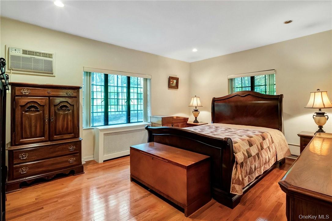 #12 photo, 915 Wynnewood Road, Pelham , NY 10803