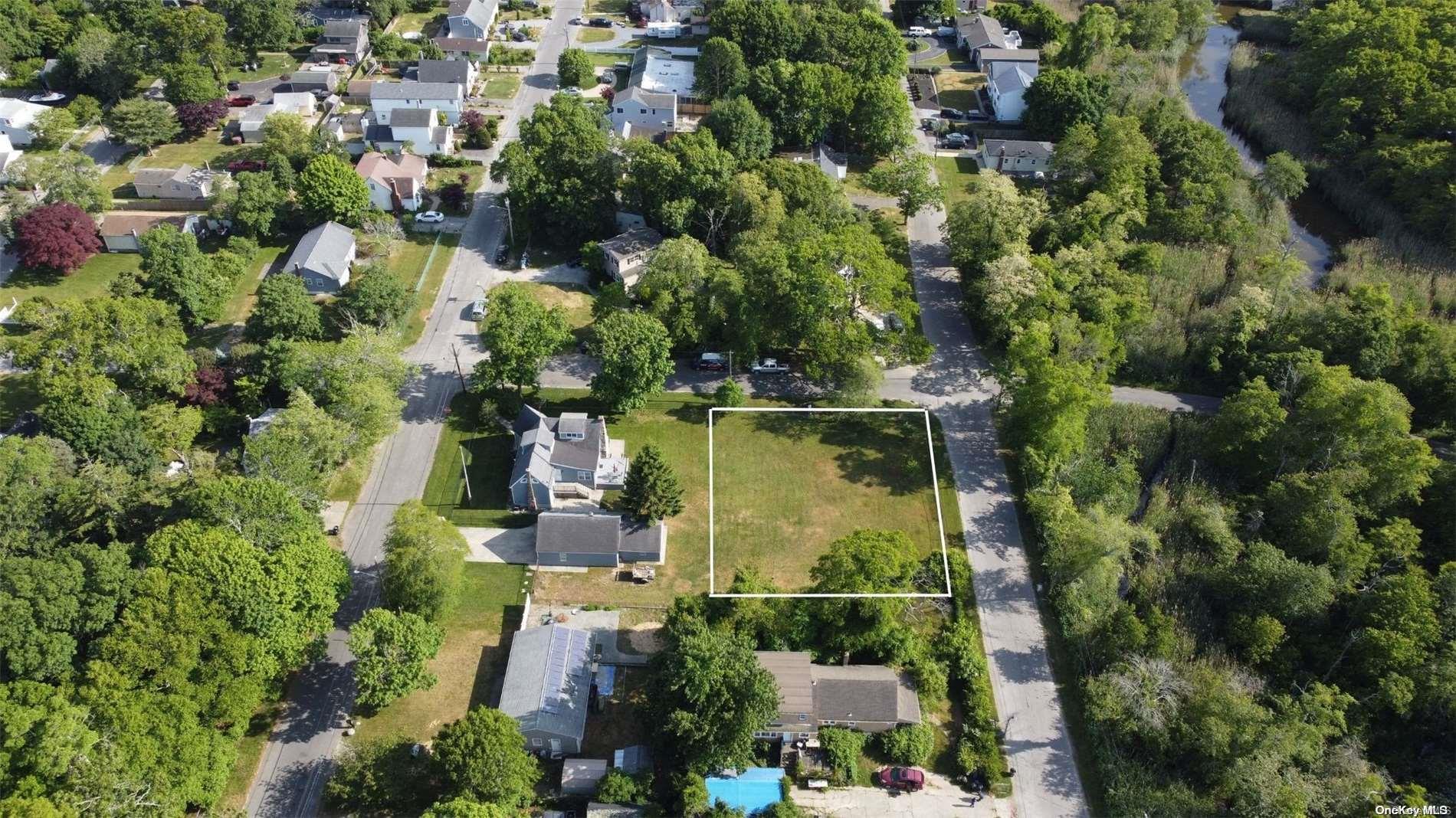 #2 photo, 105 Maywood Road, サフォーク郡 Mastic Beach , NY 11951