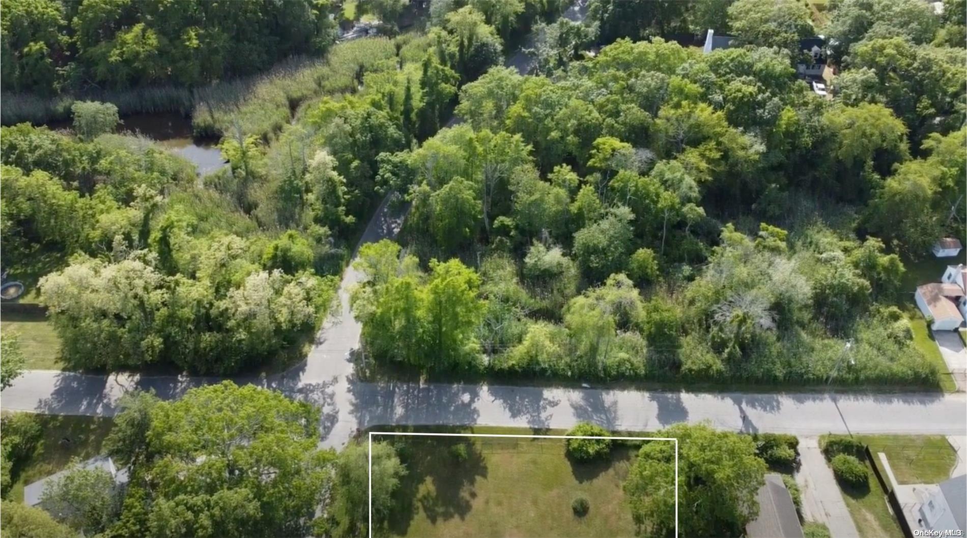 #3 photo, 105 Maywood Road, サフォーク郡 Mastic Beach , NY 11951