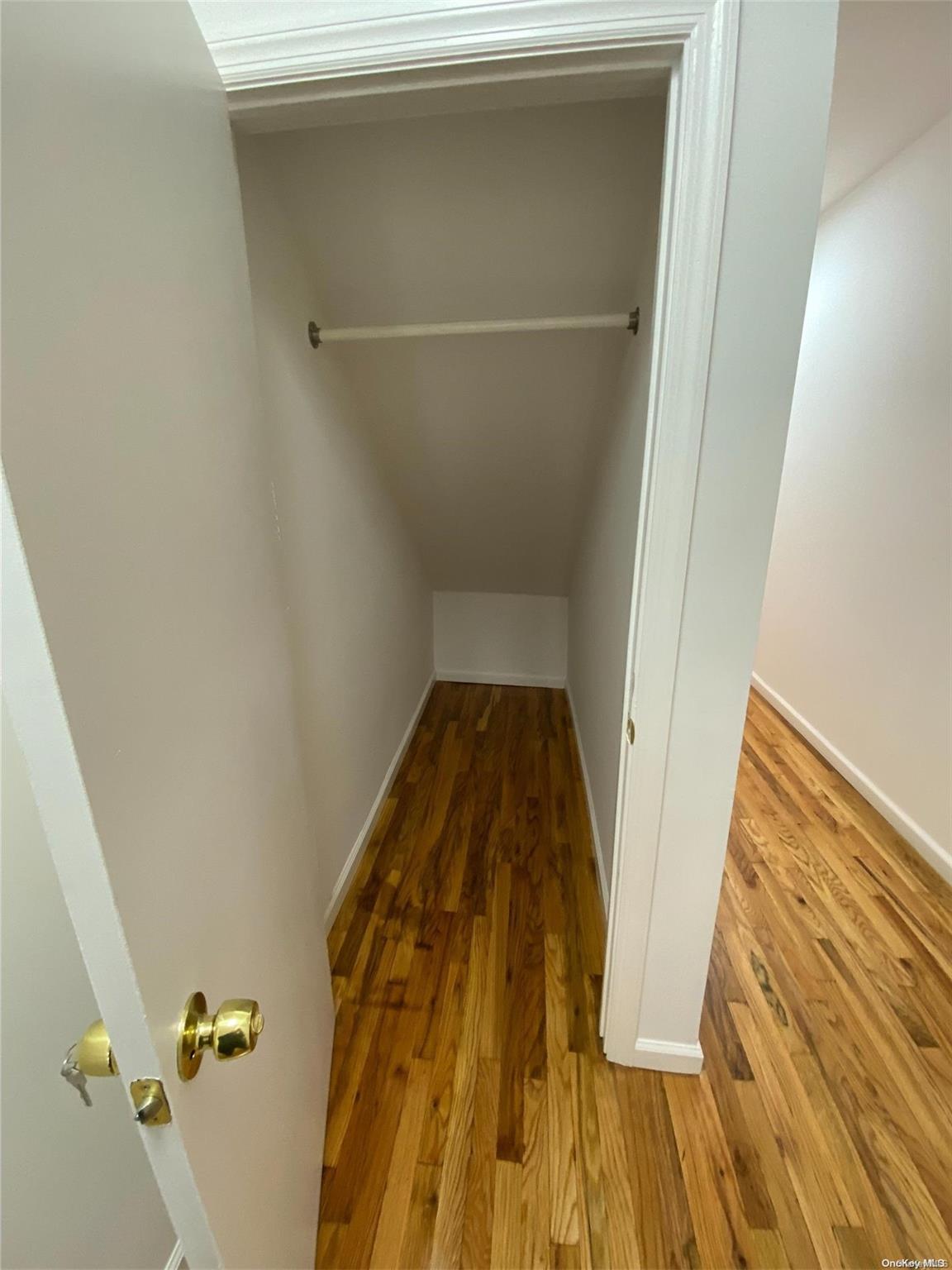 #4 photo, 40-28 82nd Street, クイーンズ区 Elmhurst , NY 11373