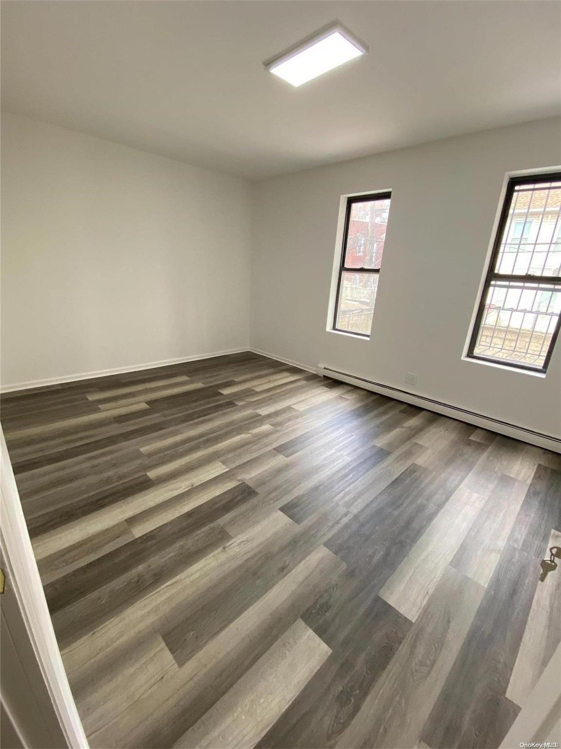 #9 photo, 40-28 82nd Street, クイーンズ区 Elmhurst , NY 11373