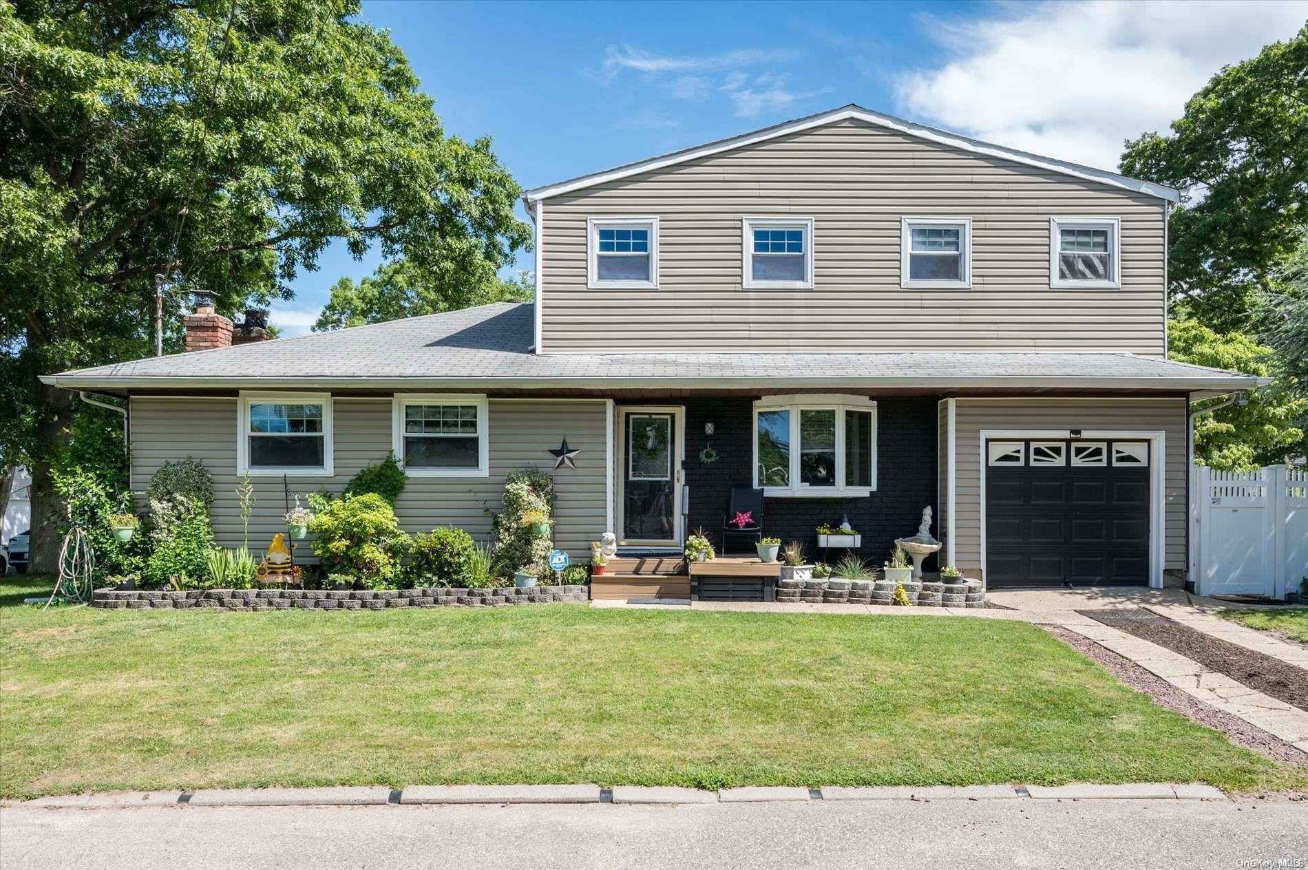 #1 photo, 249 Russell Avenue, Holbrook , NY 11741