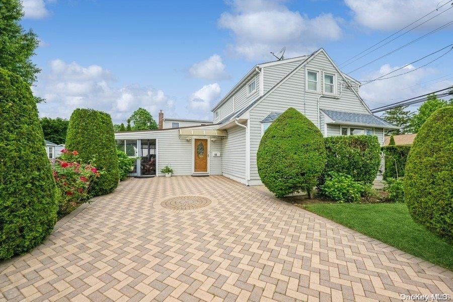 #1 photo, 12 Franklin Street, ناسو Hicksville , NY 11801