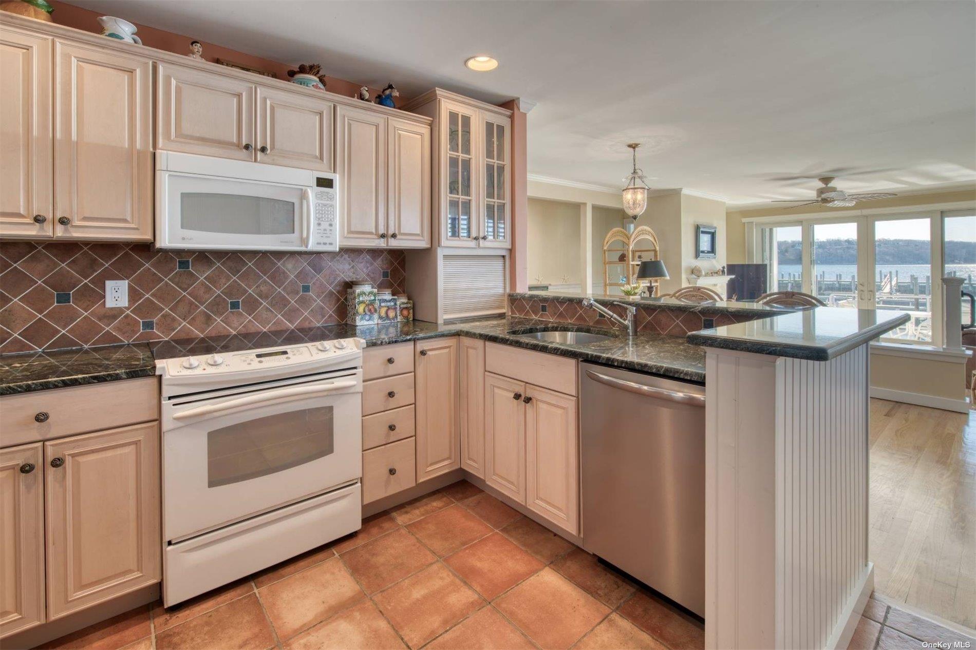 #7 photo, 8 Oyster Point, サフォーク郡 Greenport , NY 11944