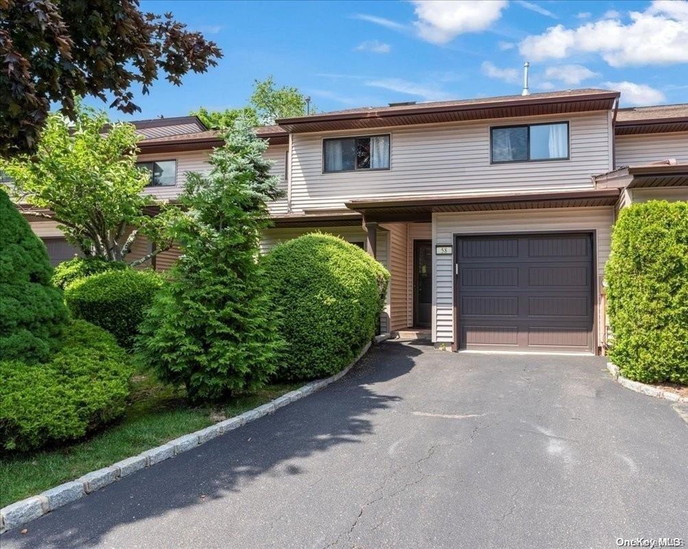 #1 photo, 58 Northgate Circle, سوفولك Melville , NY 11747