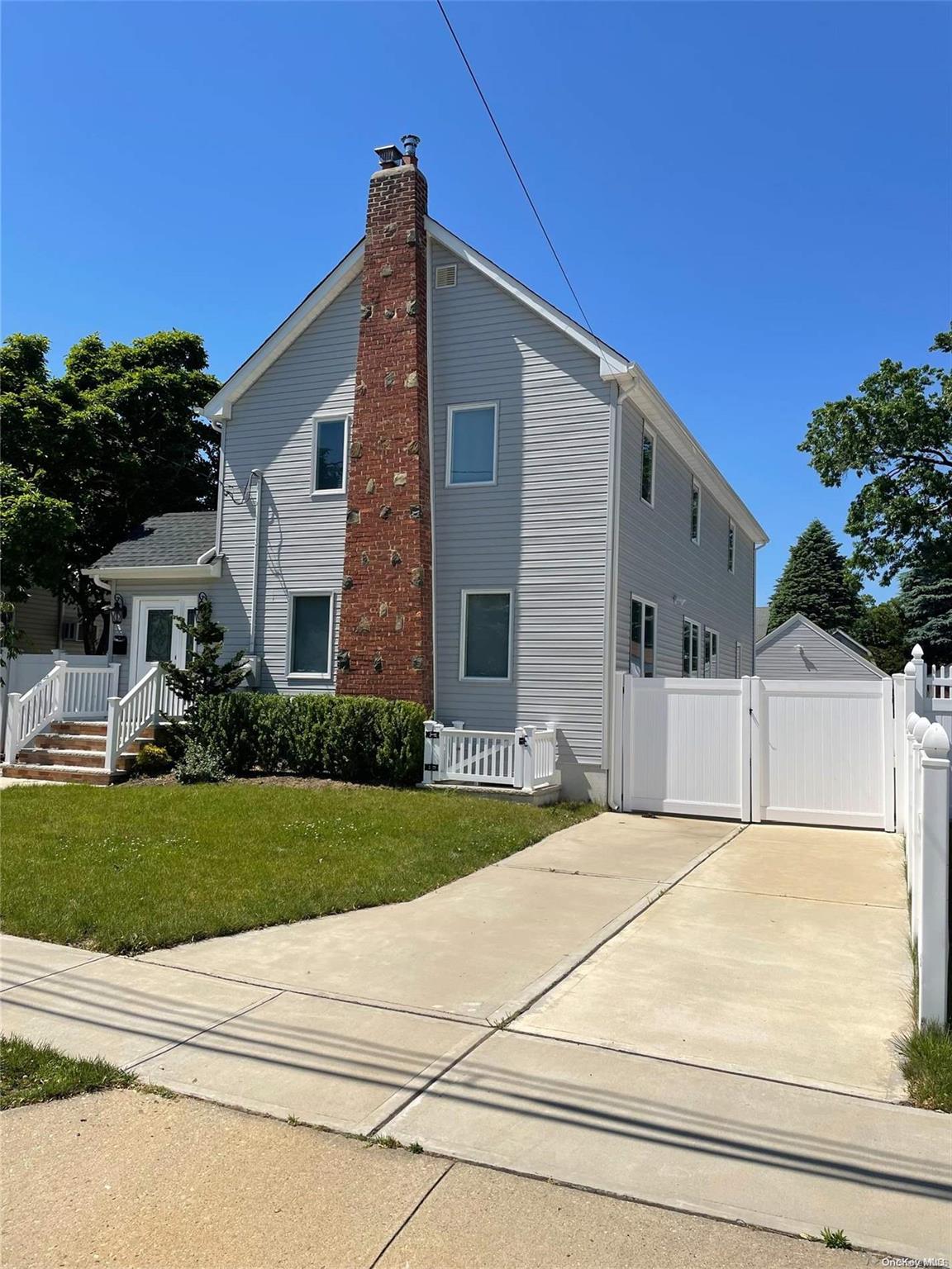 #1 photo, 128 Linden Street, 长岛 Bellmore , NY 11710