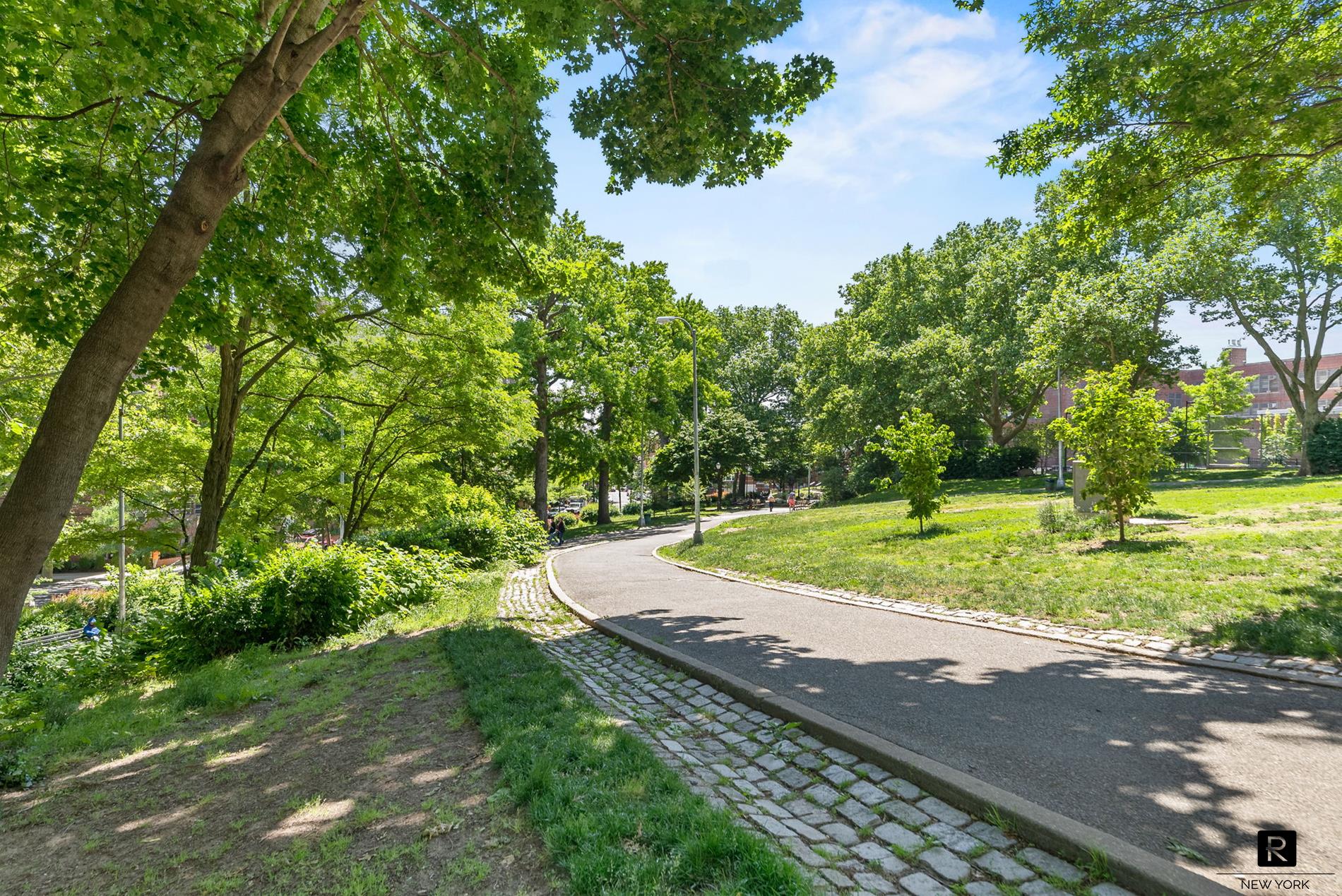 #10 photo, 39-60 52nd Street, クイーンズ区 Sunnyside Gardens , NY 11377