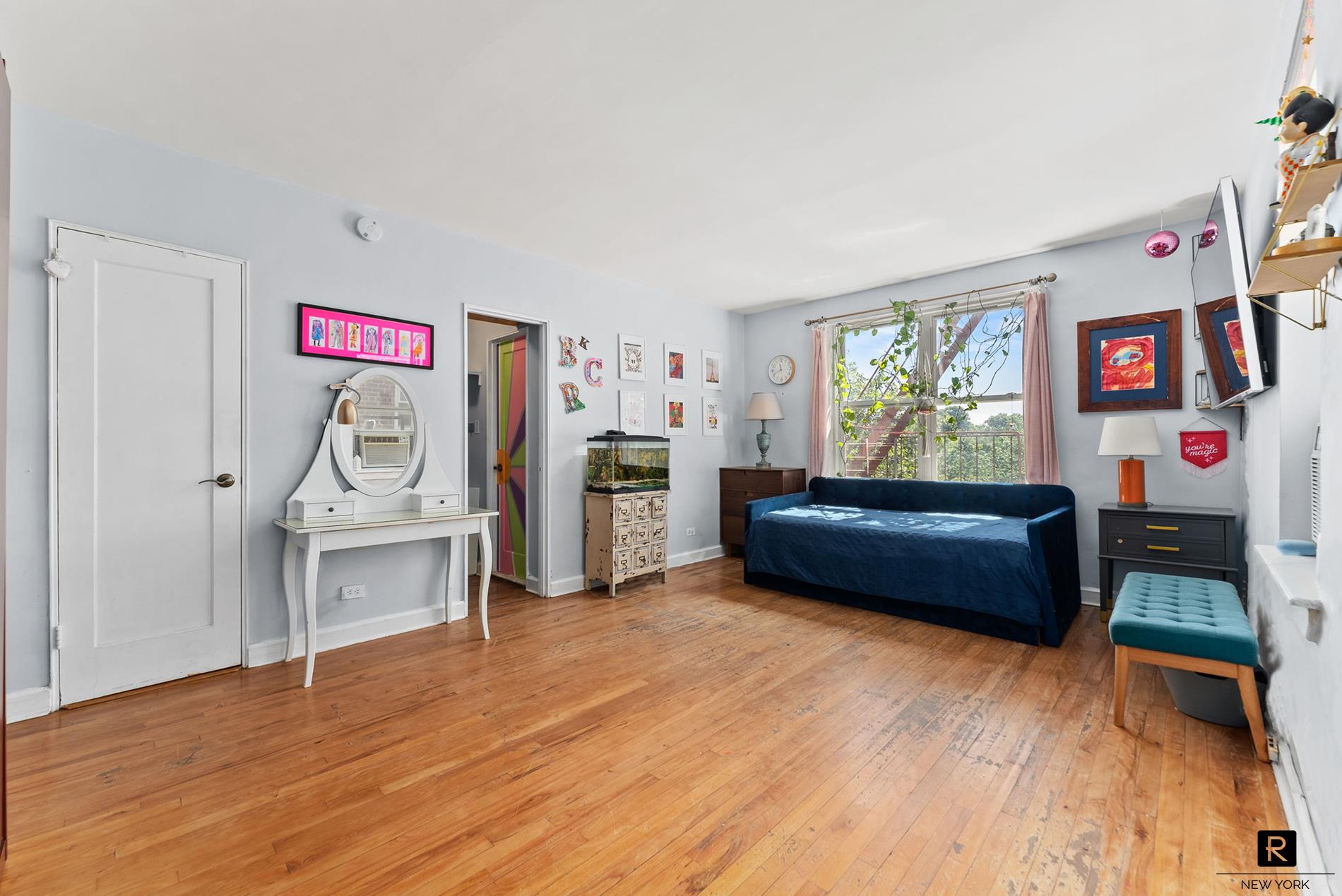 #3 photo, 39-60 52nd Street, クイーンズ区 Sunnyside Gardens , NY 11377