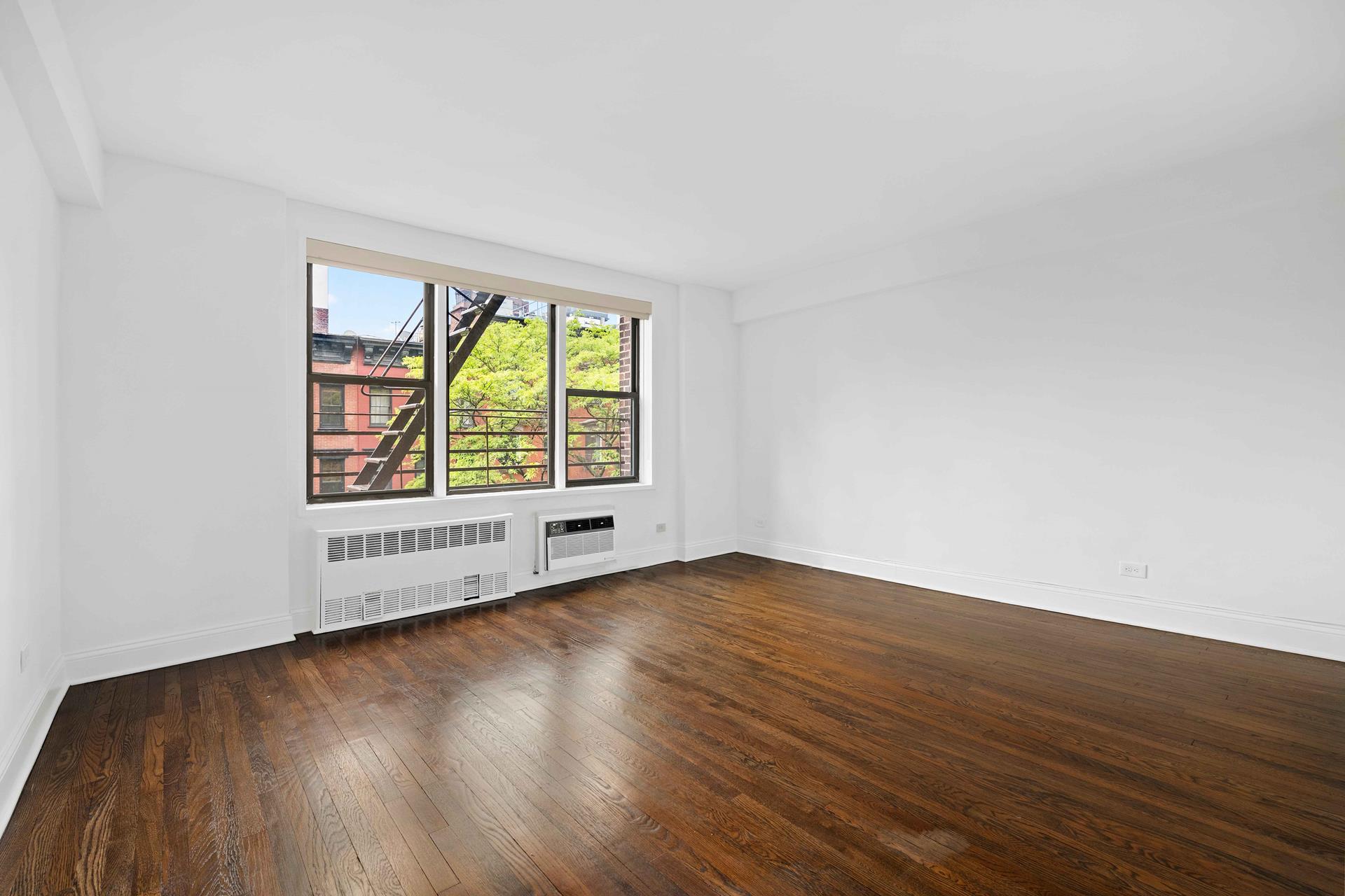 #1 photo, 211 E 18TH Street, 曼哈顿 格拉梅西公园 Gramercy Park , NY 10003