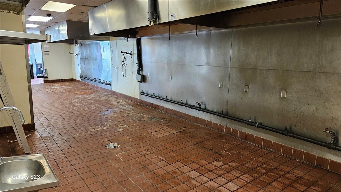 #8 photo, 334 Windsor Highway, New Windsor , NY 12553