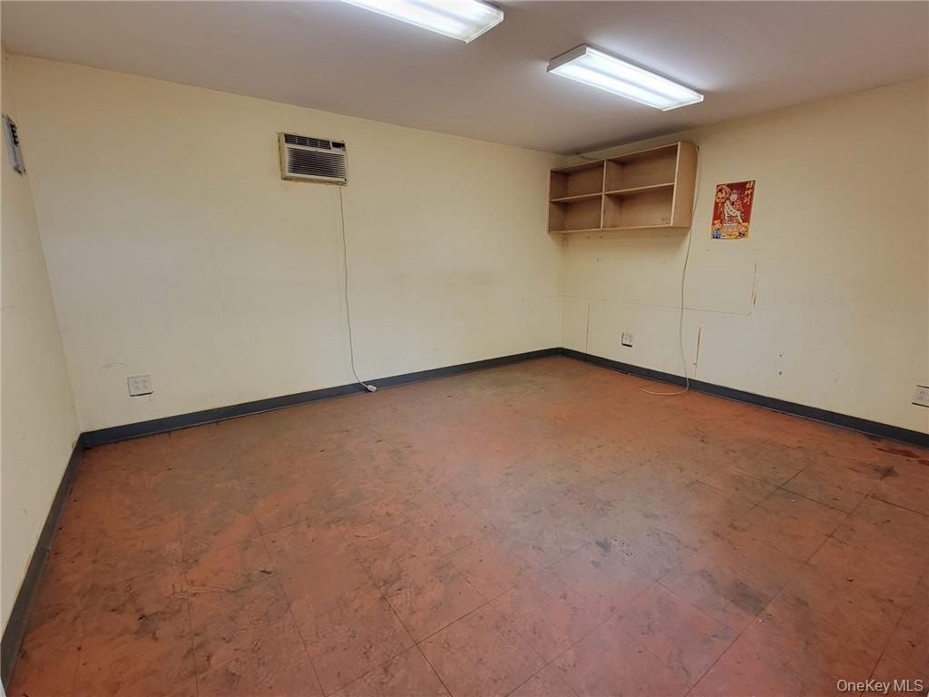 #4 photo, 375 Western Highway, Tappan , NY 10983