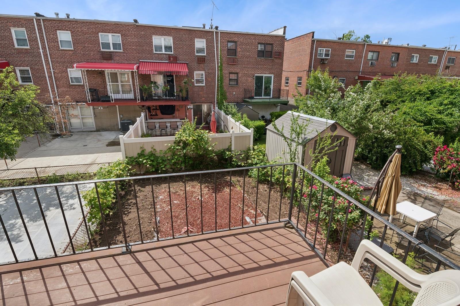 #8 photo, 10560 Flatlands 2nd Street, ブルックリン区 Canarsie , NY 11236