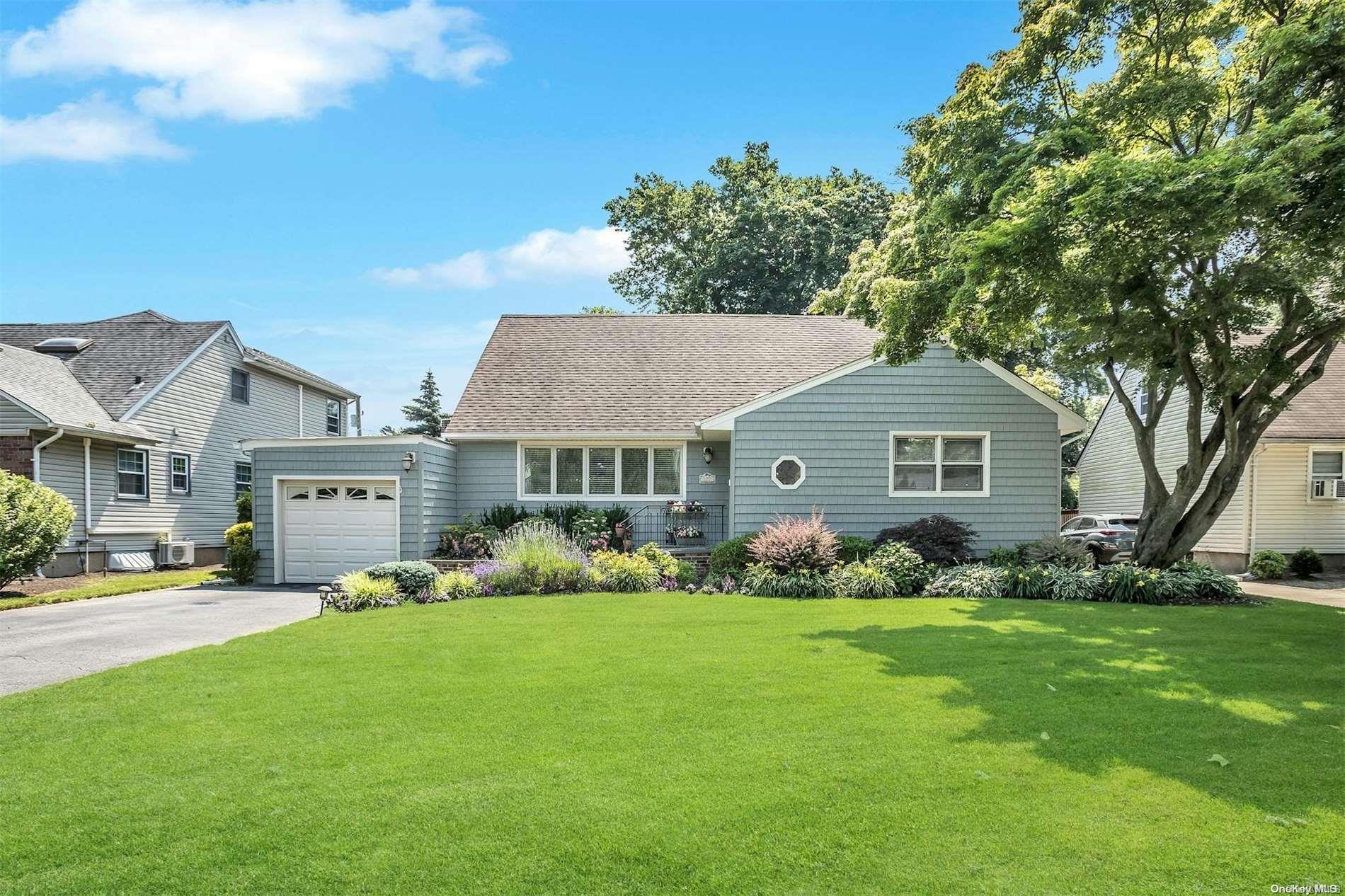 #1 photo, 177 Hungry Harbor Road, ナッソー郡 Valley Stream , NY 11581