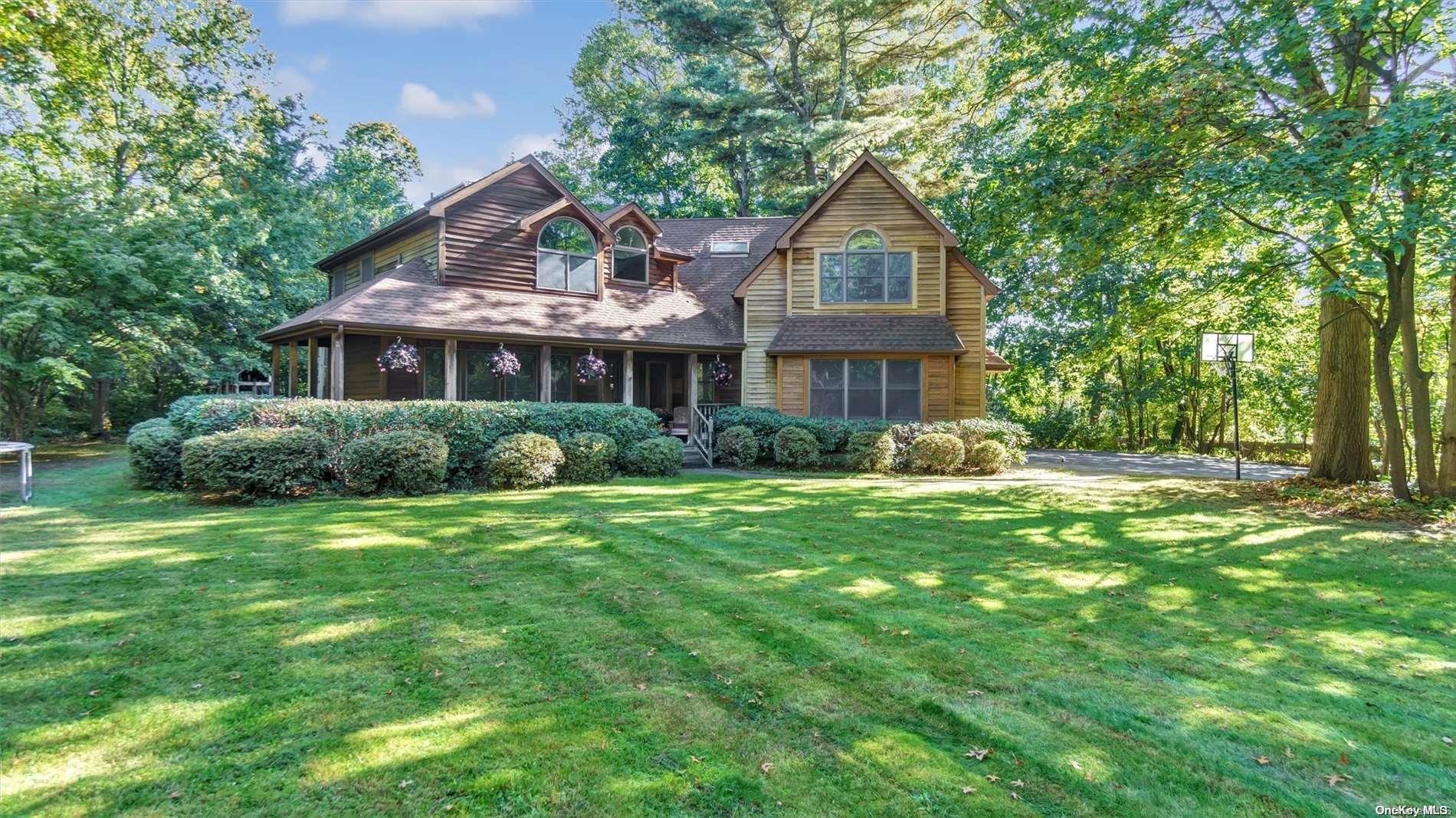 #1 photo, 39 Hitchcock Lane, Old Westbury , NY 11568