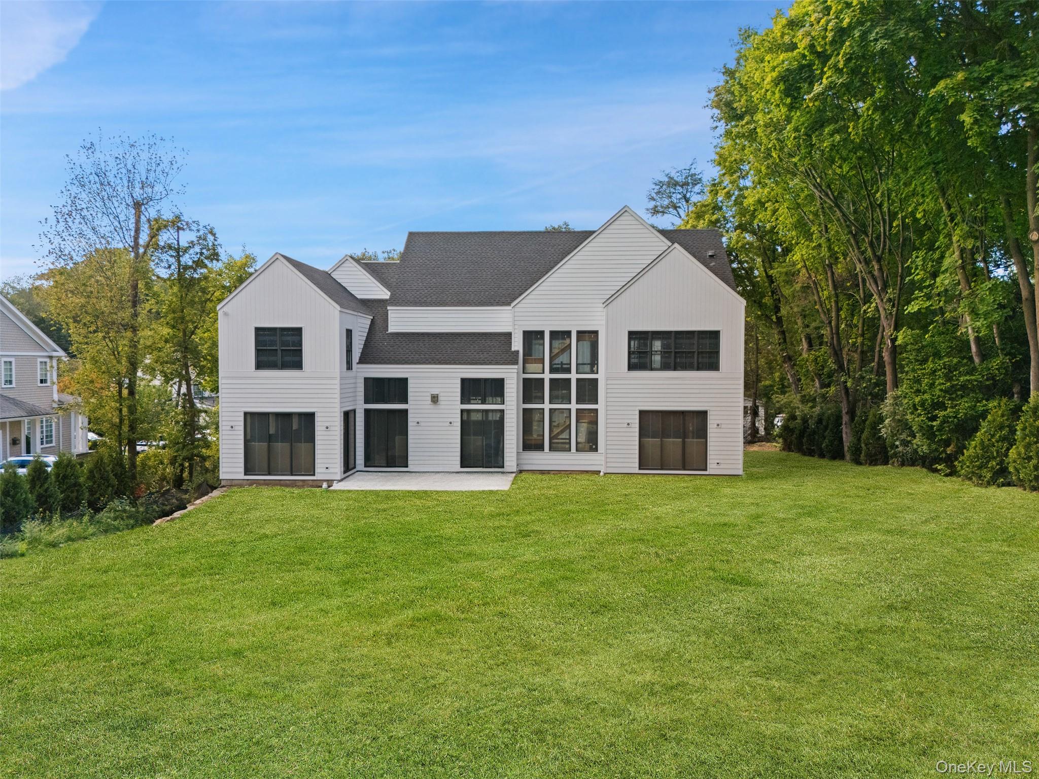 #2 photo, 20 Cambridge Road, Scarsdale , NY 10583