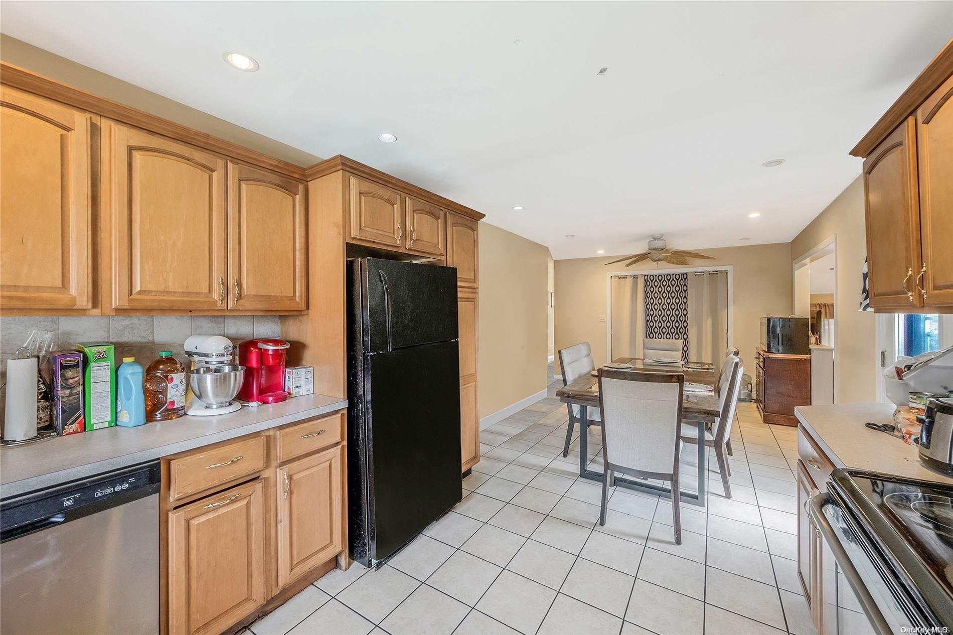 #12 photo, 263 N Park Drive, 롱 아일랜드 Massapequa , NY 11758