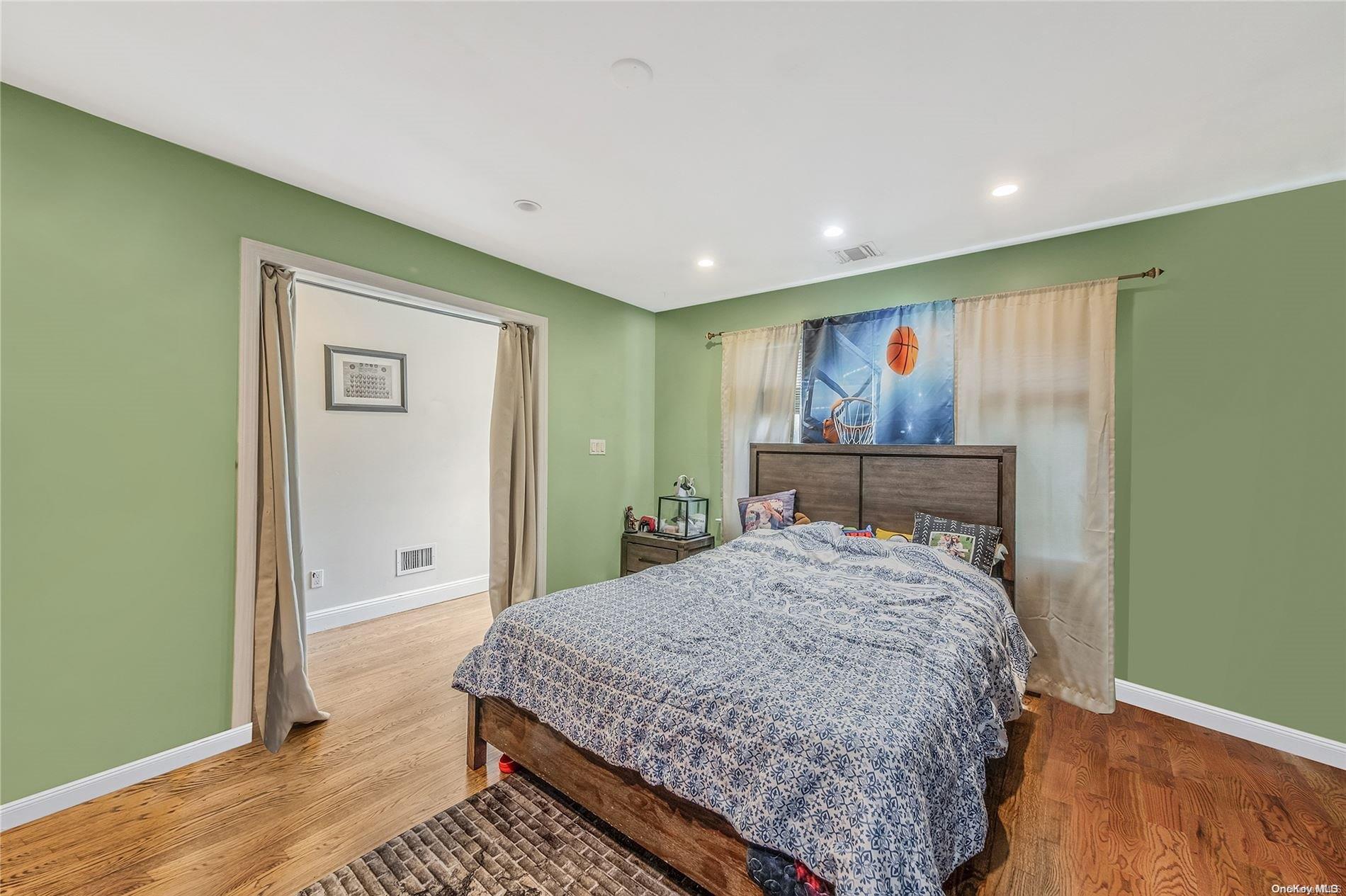 #14 photo, 263 N Park Drive, 롱 아일랜드 Massapequa , NY 11758