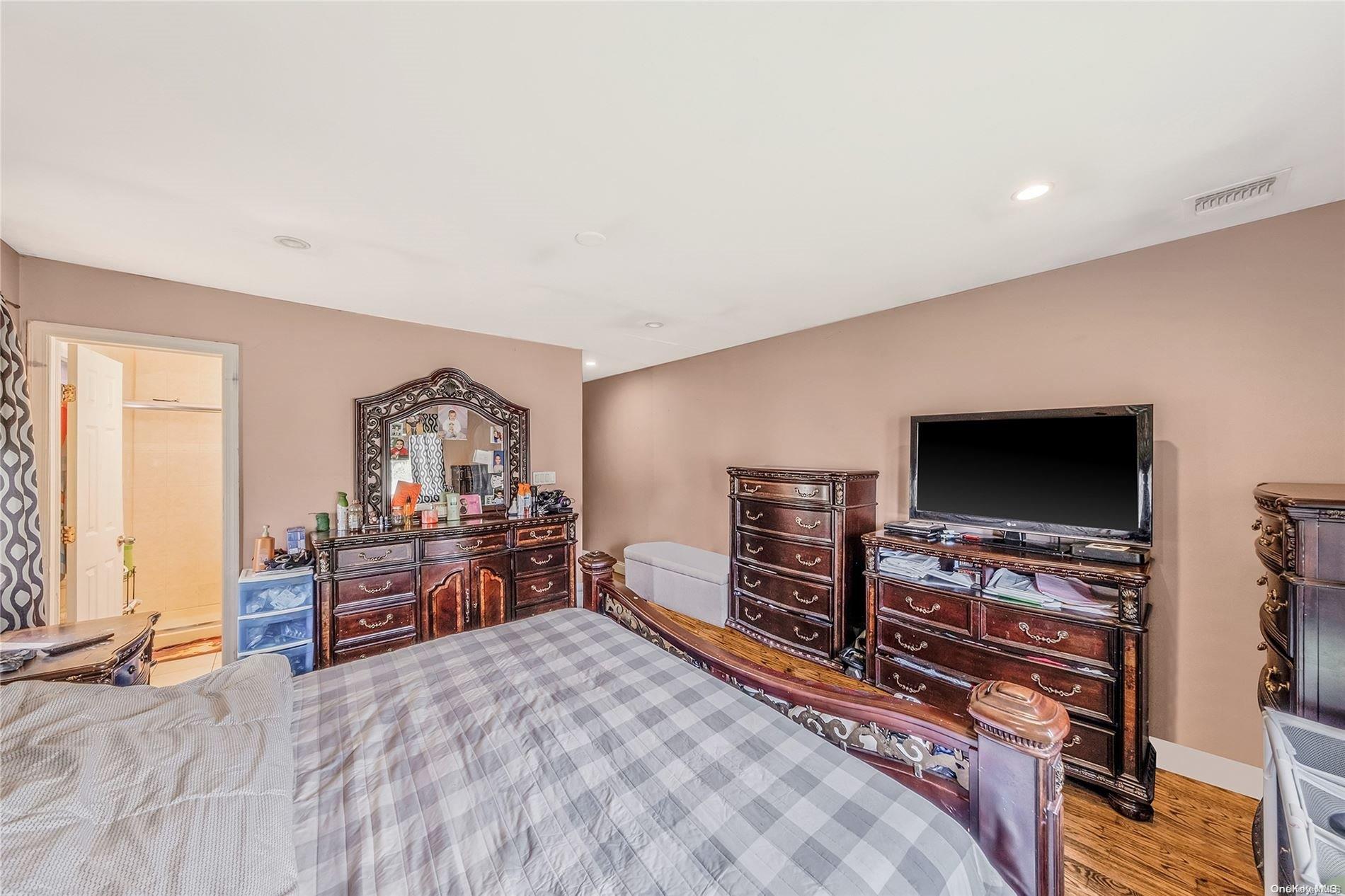 #19 photo, 263 N Park Drive, 롱 아일랜드 Massapequa , NY 11758