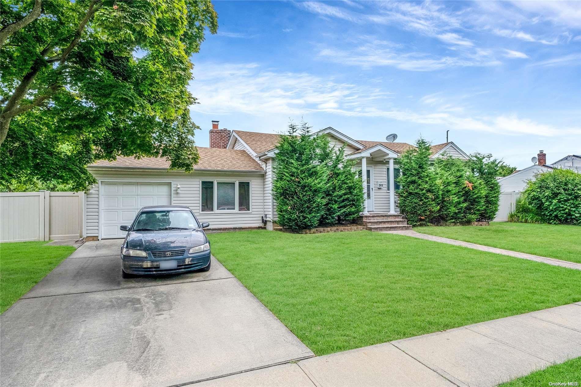 #2 photo, 263 N Park Drive, 롱 아일랜드 Massapequa , NY 11758