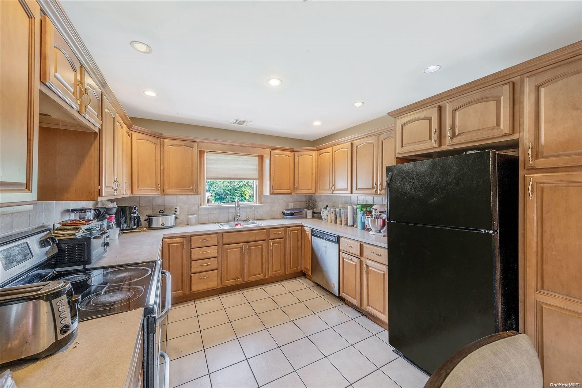 #9 photo, 263 N Park Drive, 롱 아일랜드 Massapequa , NY 11758