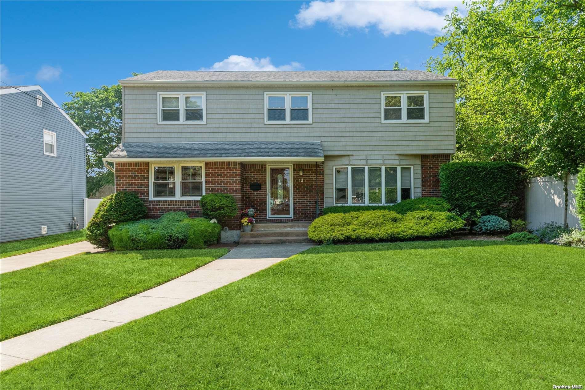 #1 photo, 43 Johnson Place, Oceanside , NY 11572