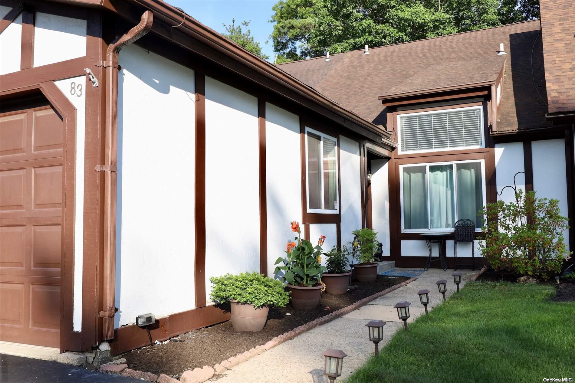 #1 photo, 83 Crystal Rock Court, サフォーク郡 Middle Island , NY 11953