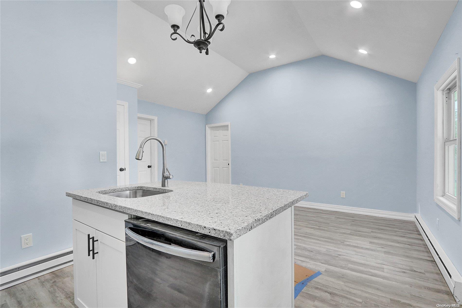 #12 photo, 46 Bernstein Boulevard, サフォーク郡 Center Moriches , NY 11934