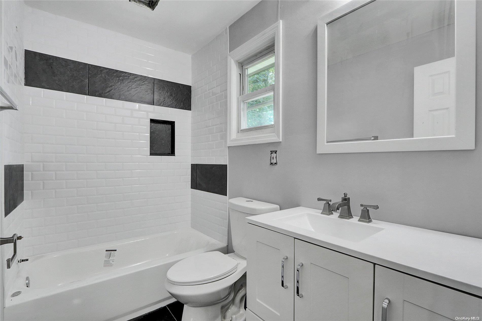 #19 photo, 46 Bernstein Boulevard, サフォーク郡 Center Moriches , NY 11934