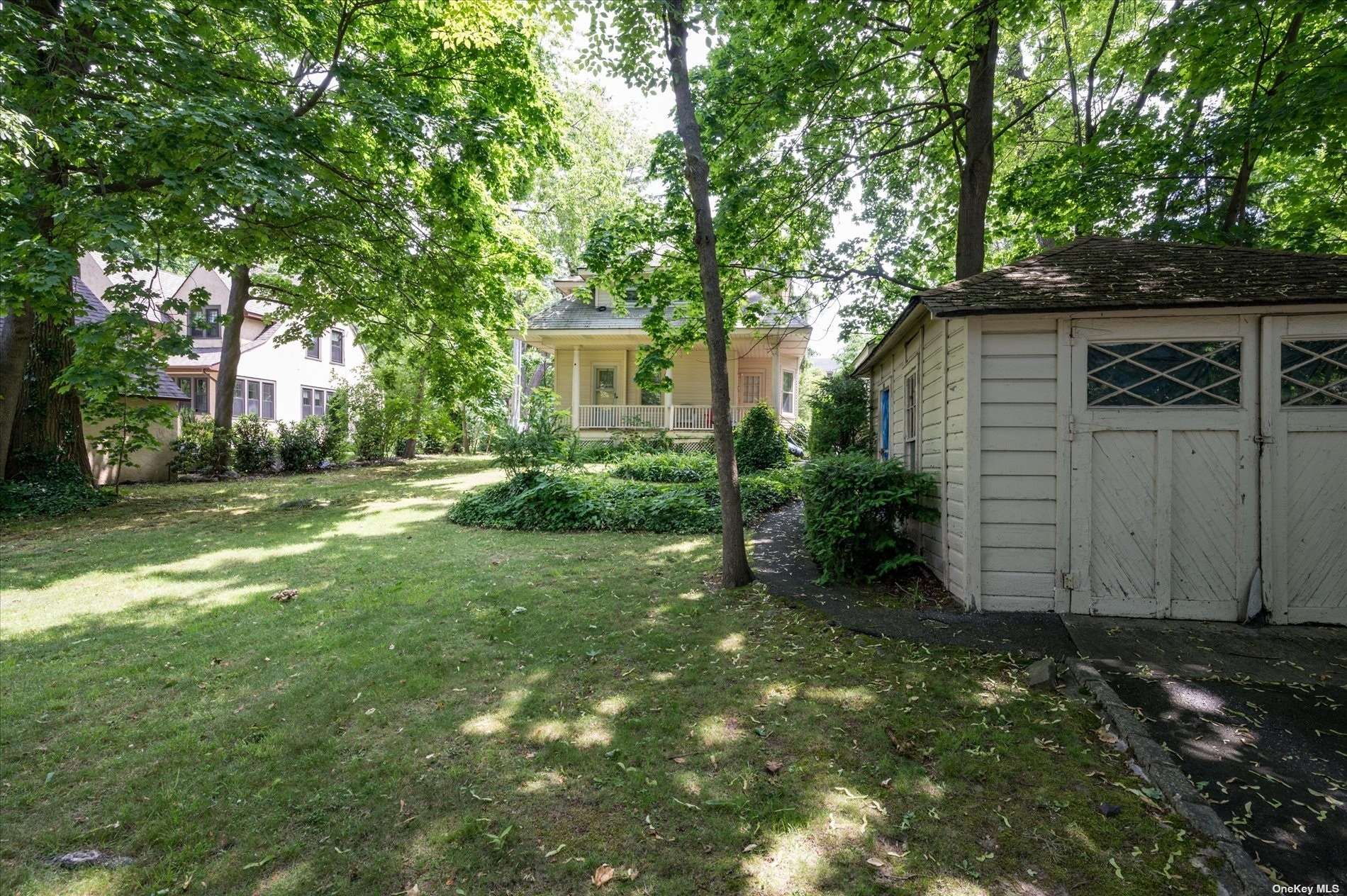 合约中 125万 CONTRACT 77 Park Avenue, 长岛 曼哈塞特 Manhasset , NY 11030 MLS