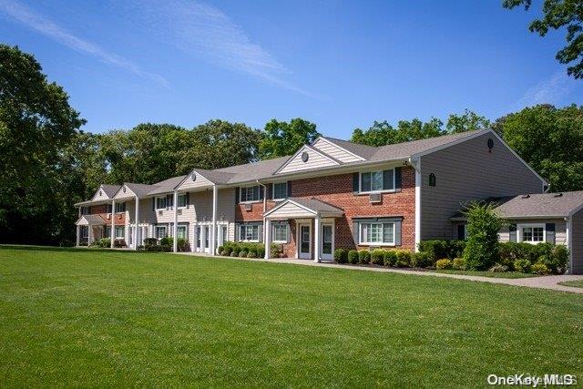 #2 photo, 1 Brookwood Drive, サフォーク郡 Coram , NY 11727