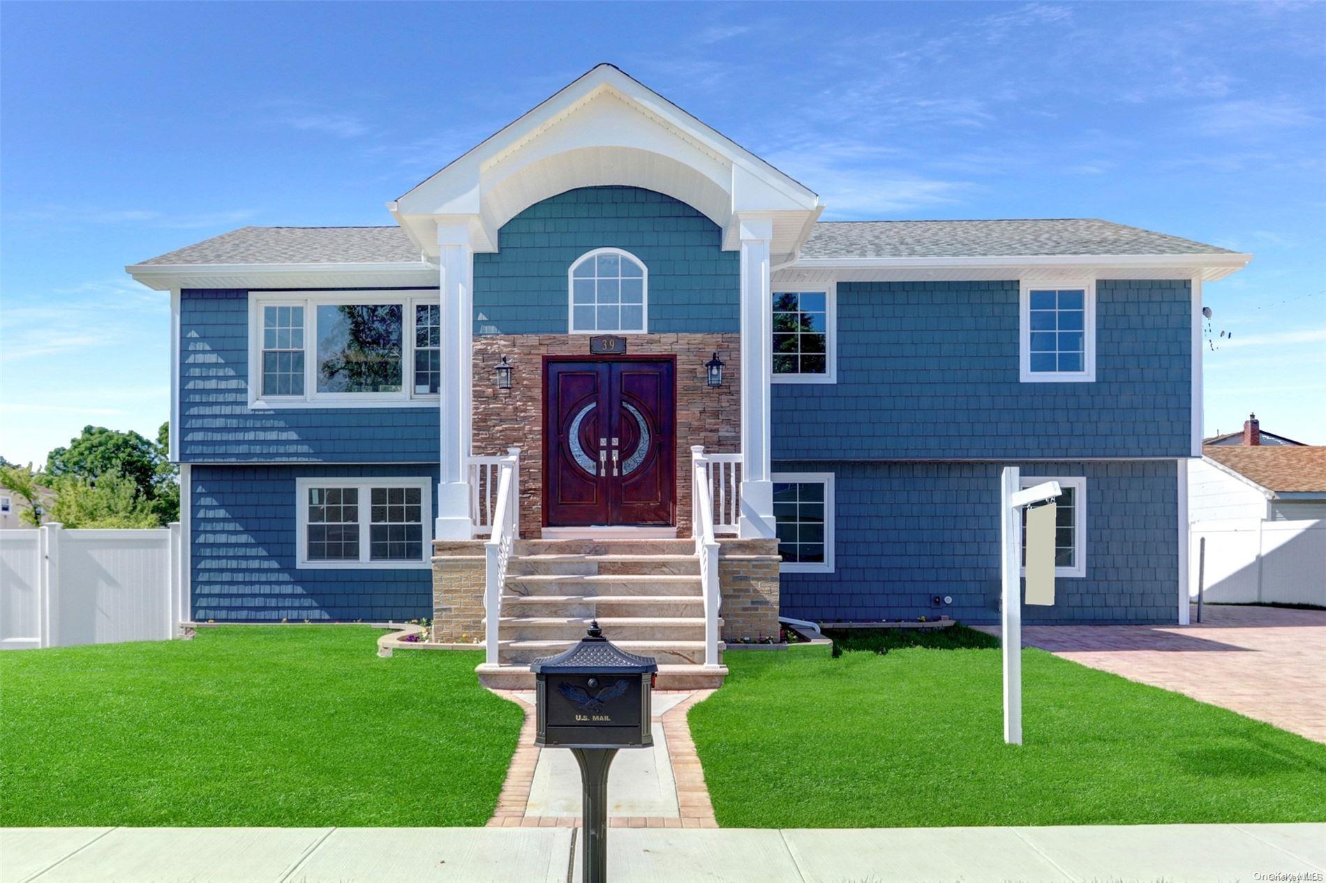 #1 photo, 39 Texas Street, Hicksville , NY 11801