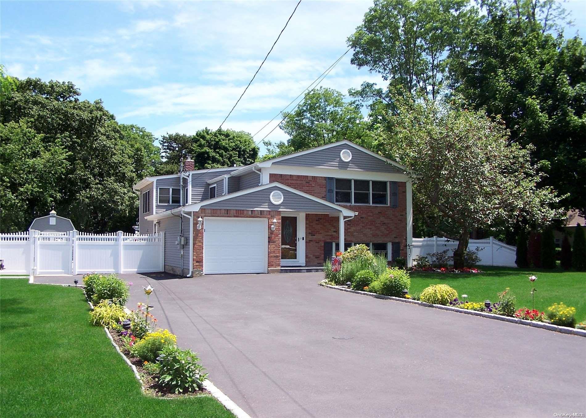 #1 photo, 1925 Julia Goldbach Avenue, Ronkonkoma , NY 11779